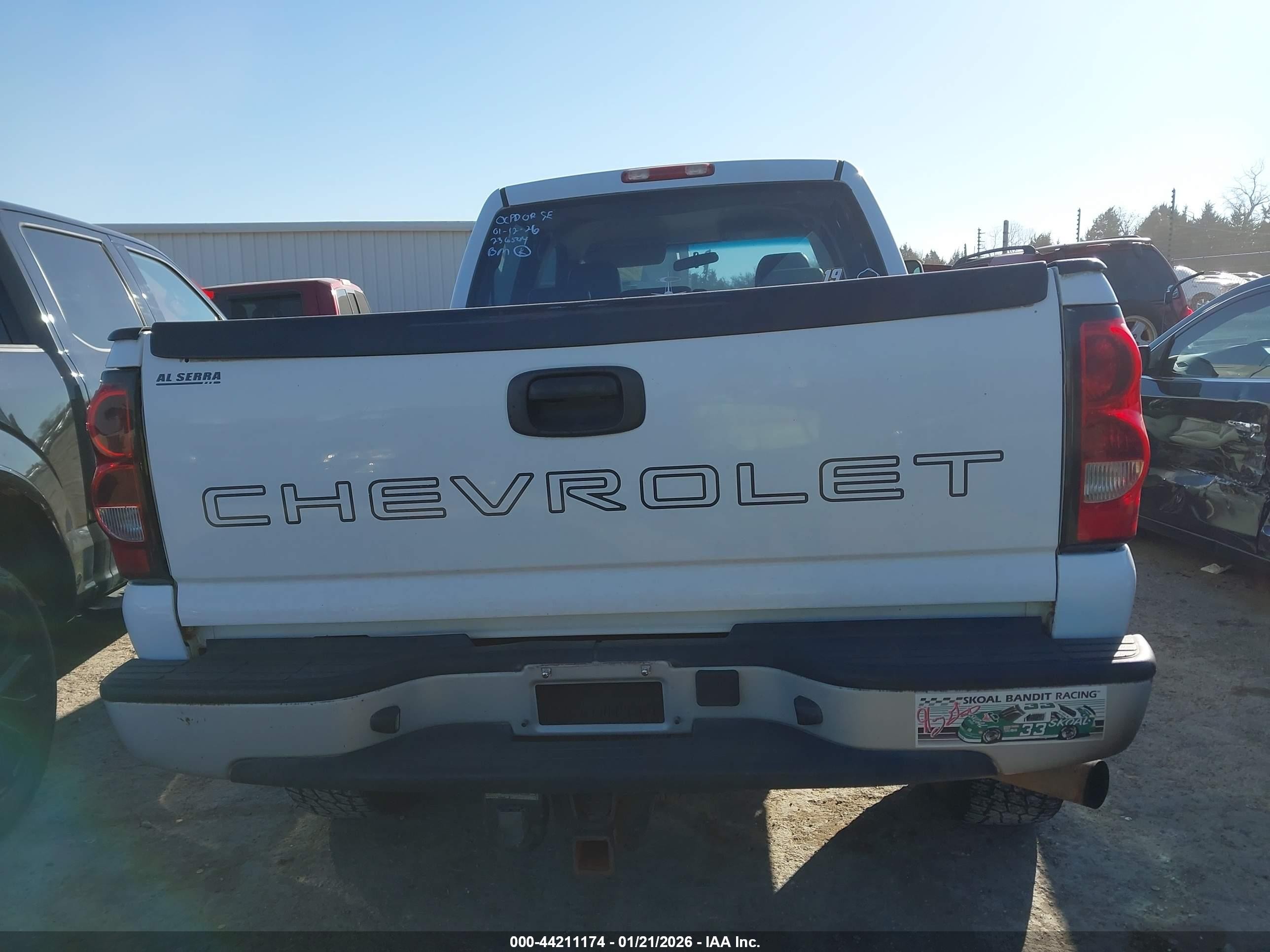 2006 Chevrolet Silverado 2500hd Work Truck White vin: 1GCHK23D66F170442