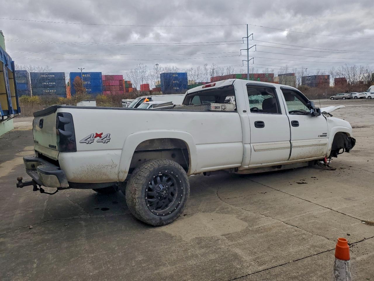 2006 Chevrolet Silverado K2500 Heavy Duty White vin: 1GCHK23D66F224404