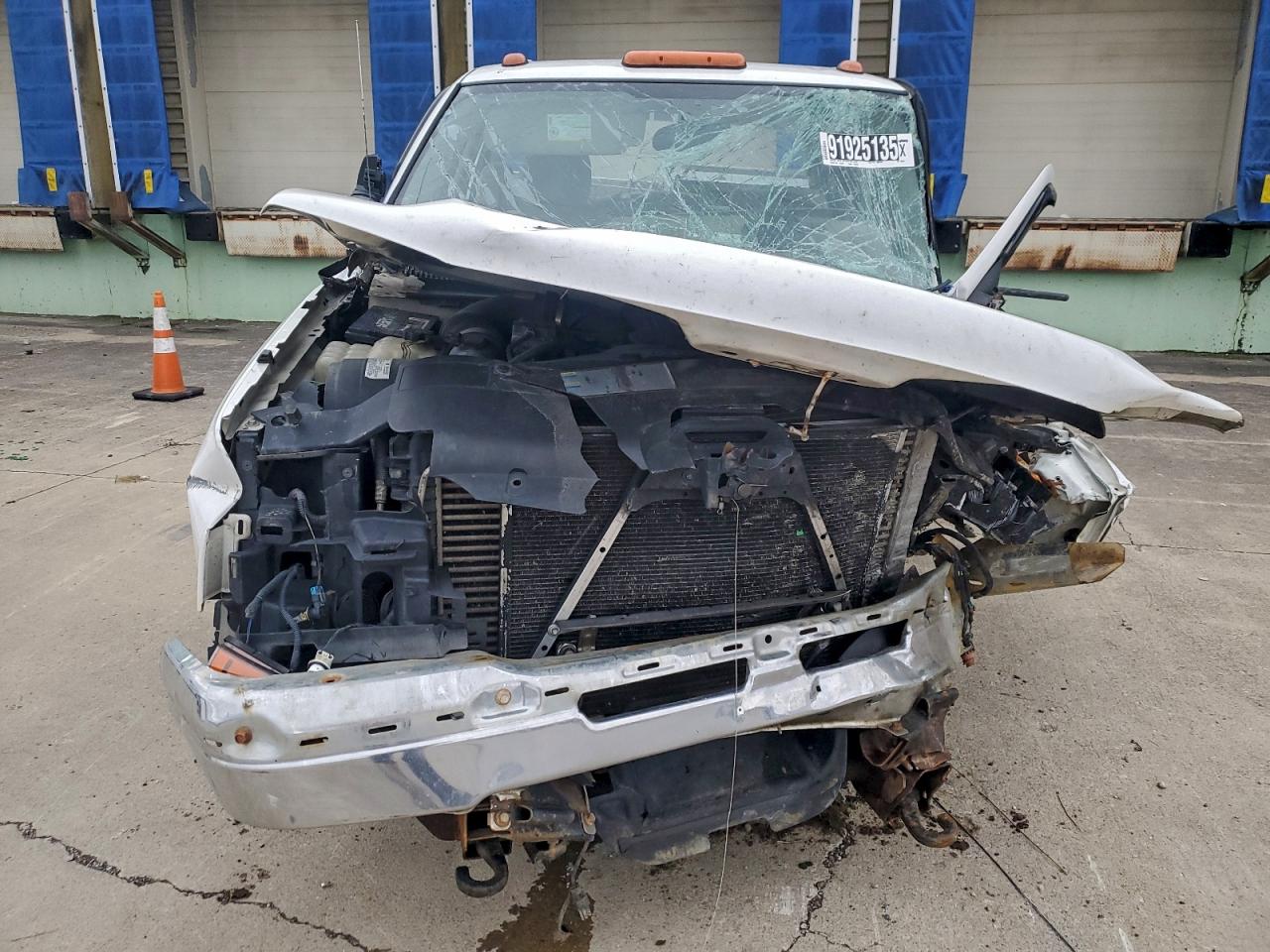 2006 Chevrolet Silverado K2500 Heavy Duty White vin: 1GCHK23D66F224404