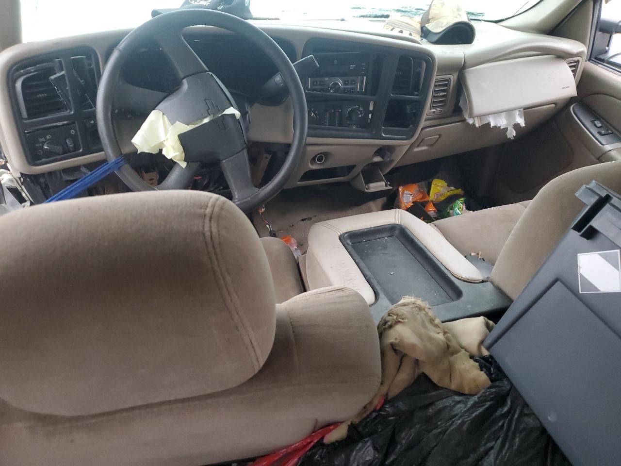 2006 Chevrolet Silverado K2500 Heavy Duty White vin: 1GCHK23D66F224404 Damage: Airbag - Front Left, Deployed, Replacement Required