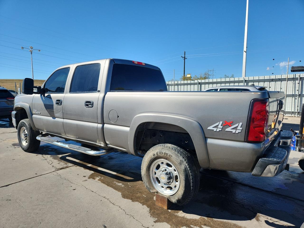 2007 Chevrolet Silverado K2500 Heavy Duty Tan vin: 1GCHK23D67F107181