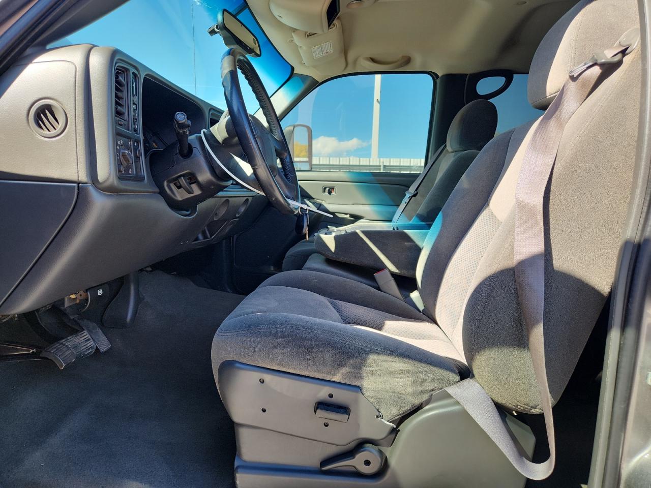 2007 Chevrolet Silverado K2500 Heavy Duty Tan vin: 1GCHK23D67F107181