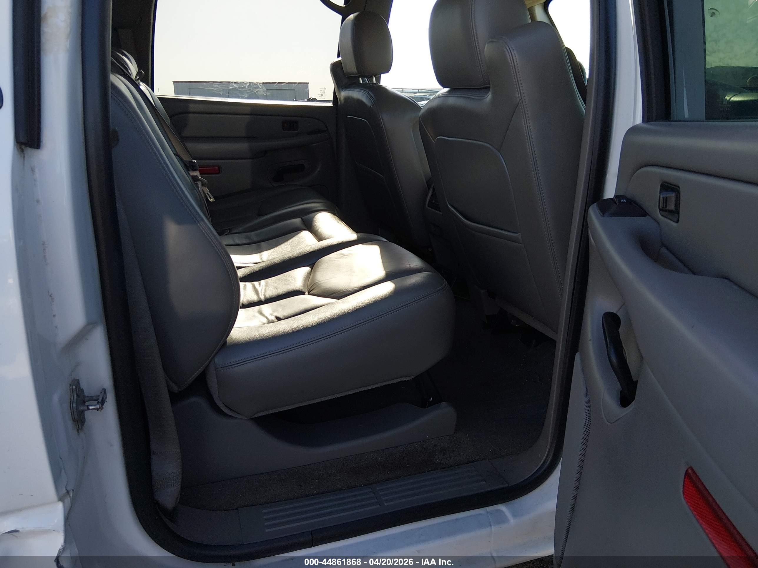 2007 Chevrolet Silverado 2500hd Classic Lt3 White vin: 1GCHK23D67F123087