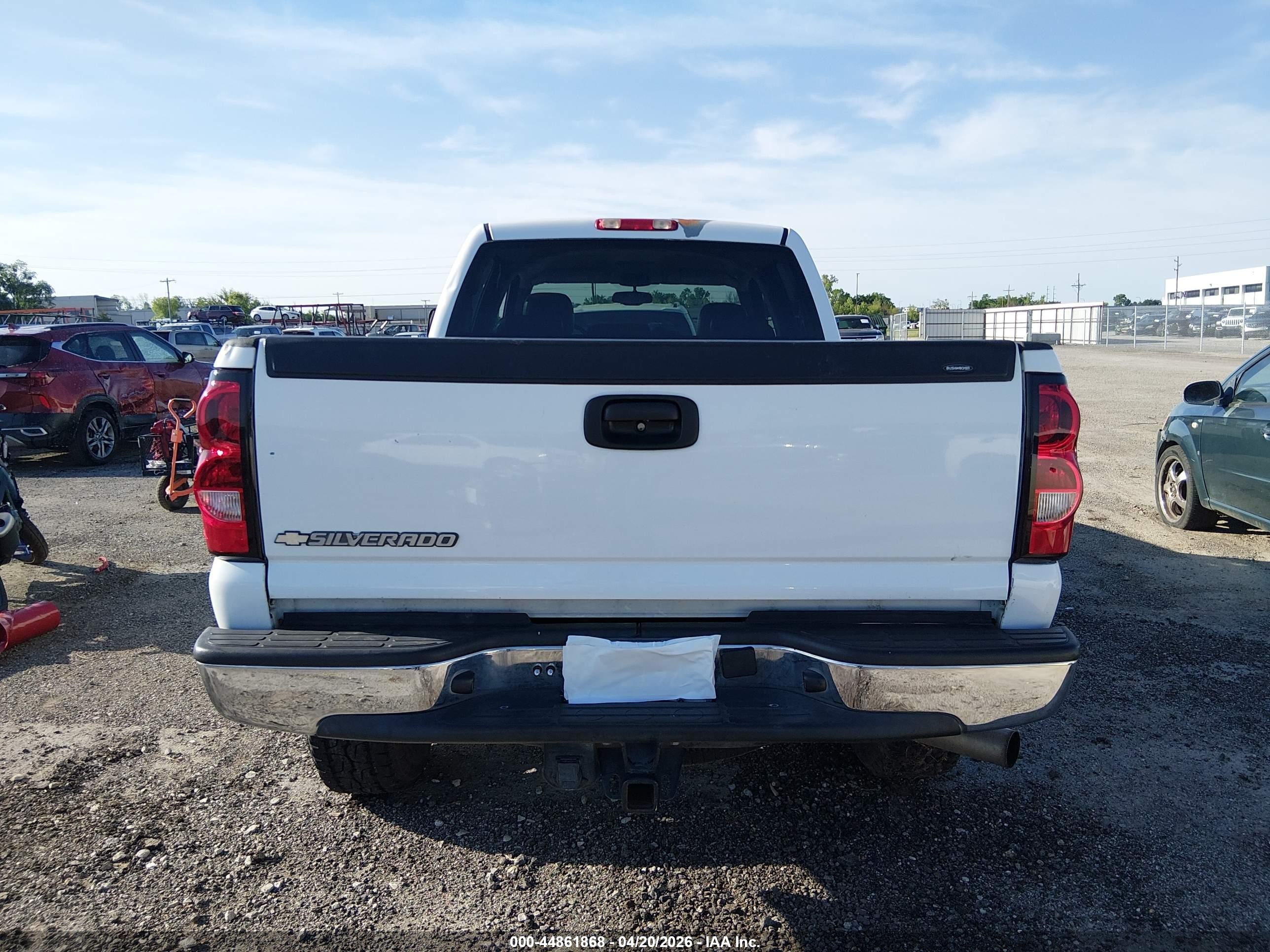 2007 Chevrolet Silverado 2500hd Classic Lt3 White vin: 1GCHK23D67F123087