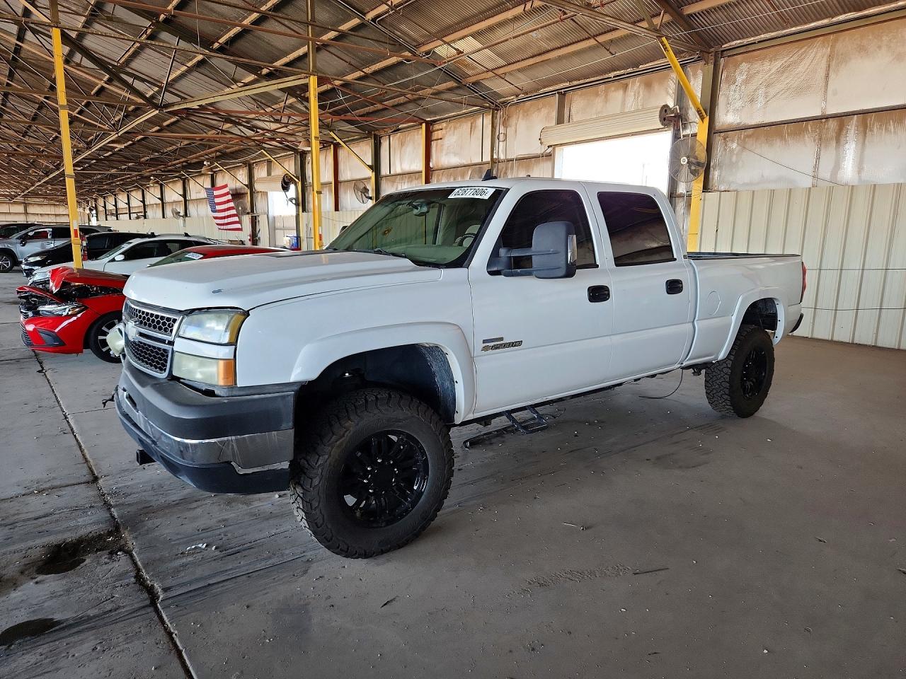 2007 Chevrolet Silverado K2500 Heavy Duty White vin: 1GCHK23D67F168370