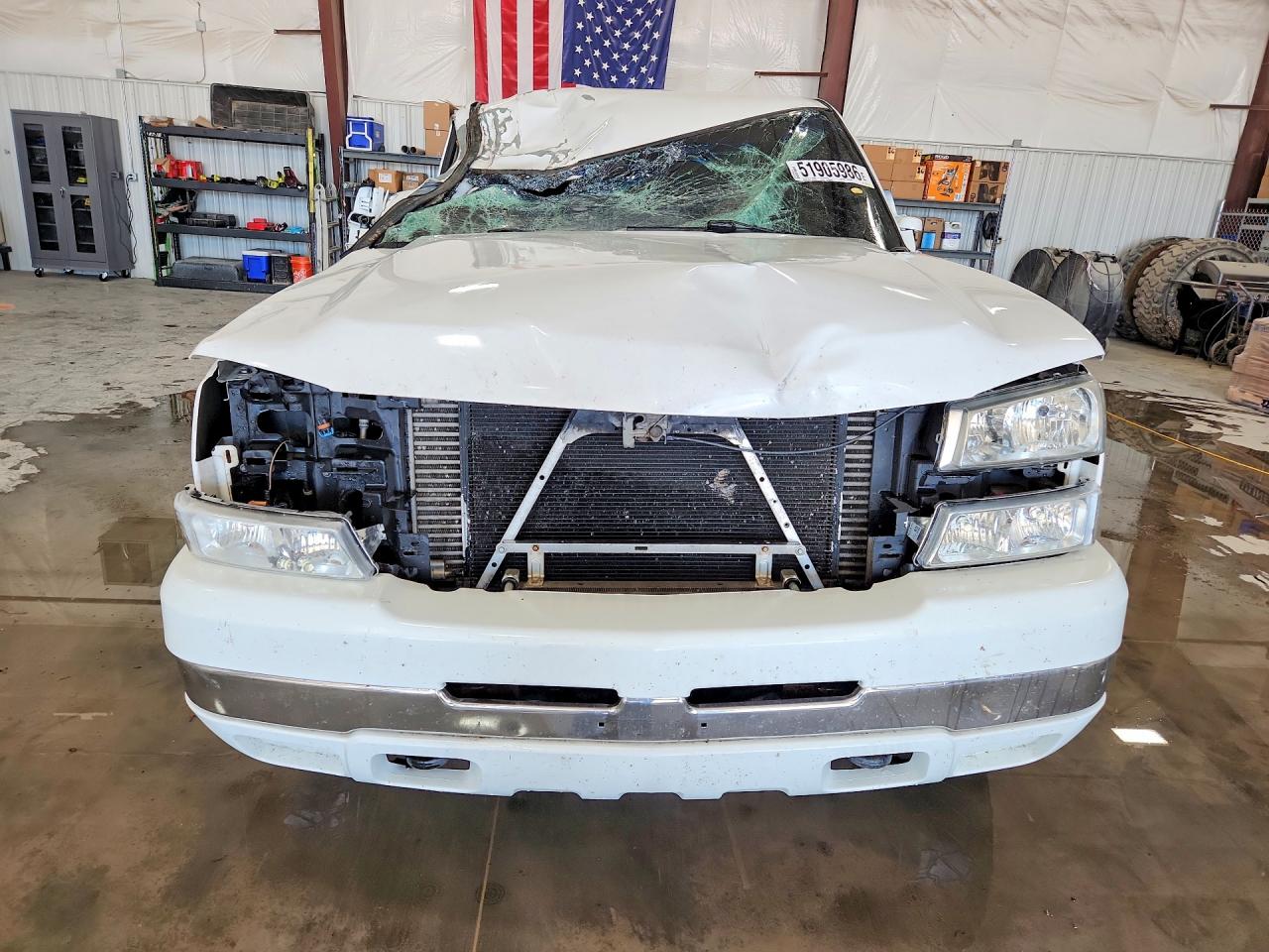 2006 Chevrolet Silverado K2500 Heavy Duty White vin: 1GCHK23D76F144075