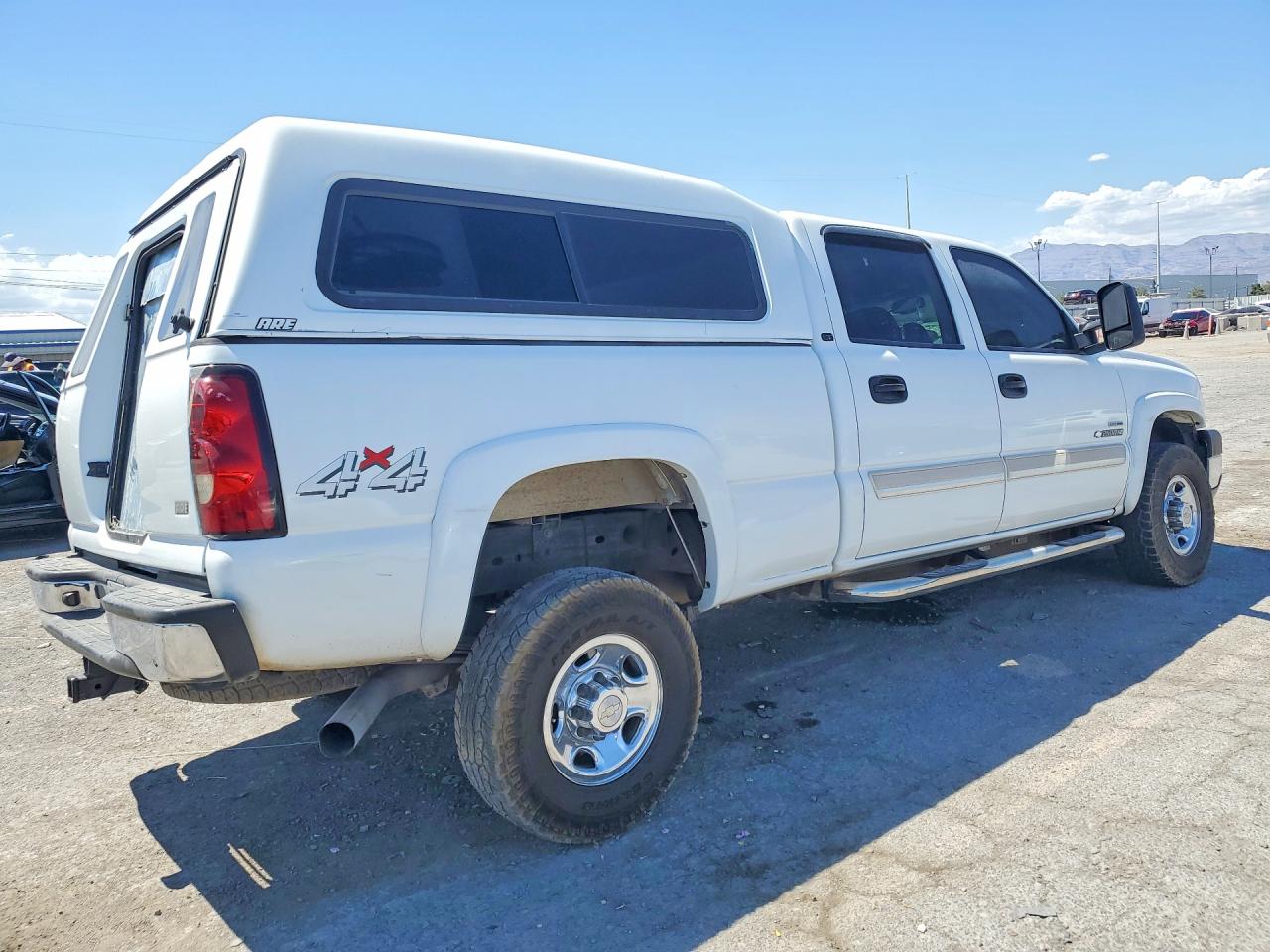 2007 Chevrolet Silverado K2500 Heavy Duty White vin: 1GCHK23D87F129649