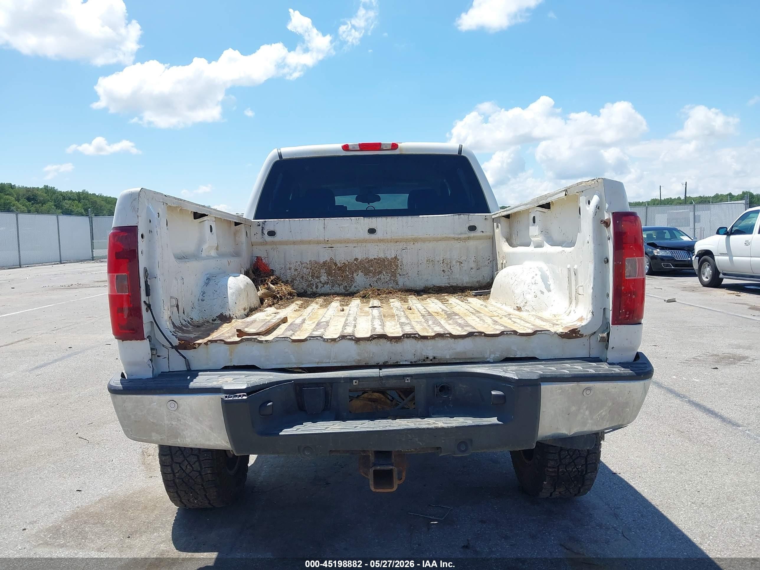 2007 Chevrolet Silverado 2500hd Work Truck White vin: 1GCHK23K07F525475