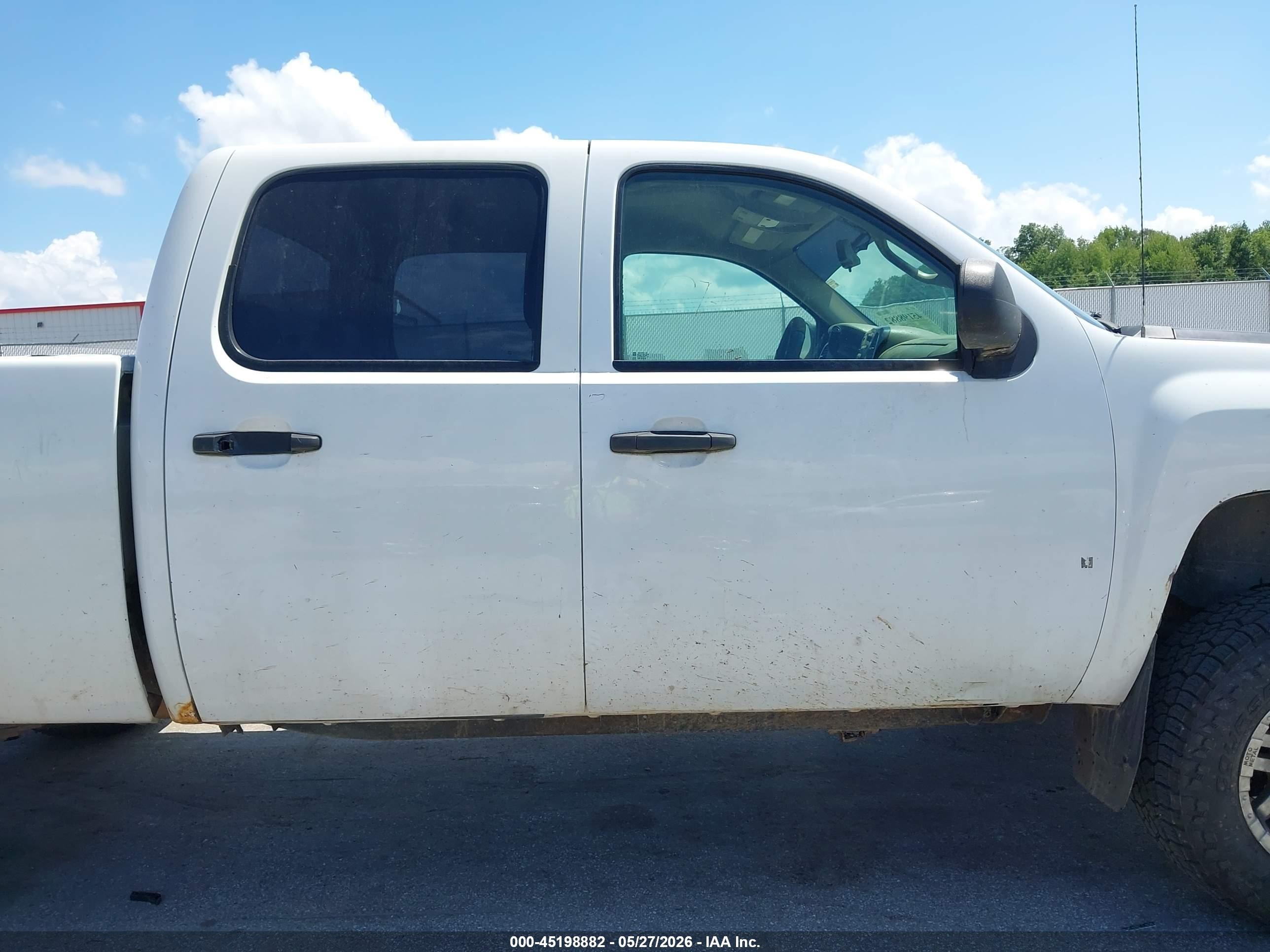 2007 Chevrolet Silverado 2500hd Work Truck White vin: 1GCHK23K07F525475