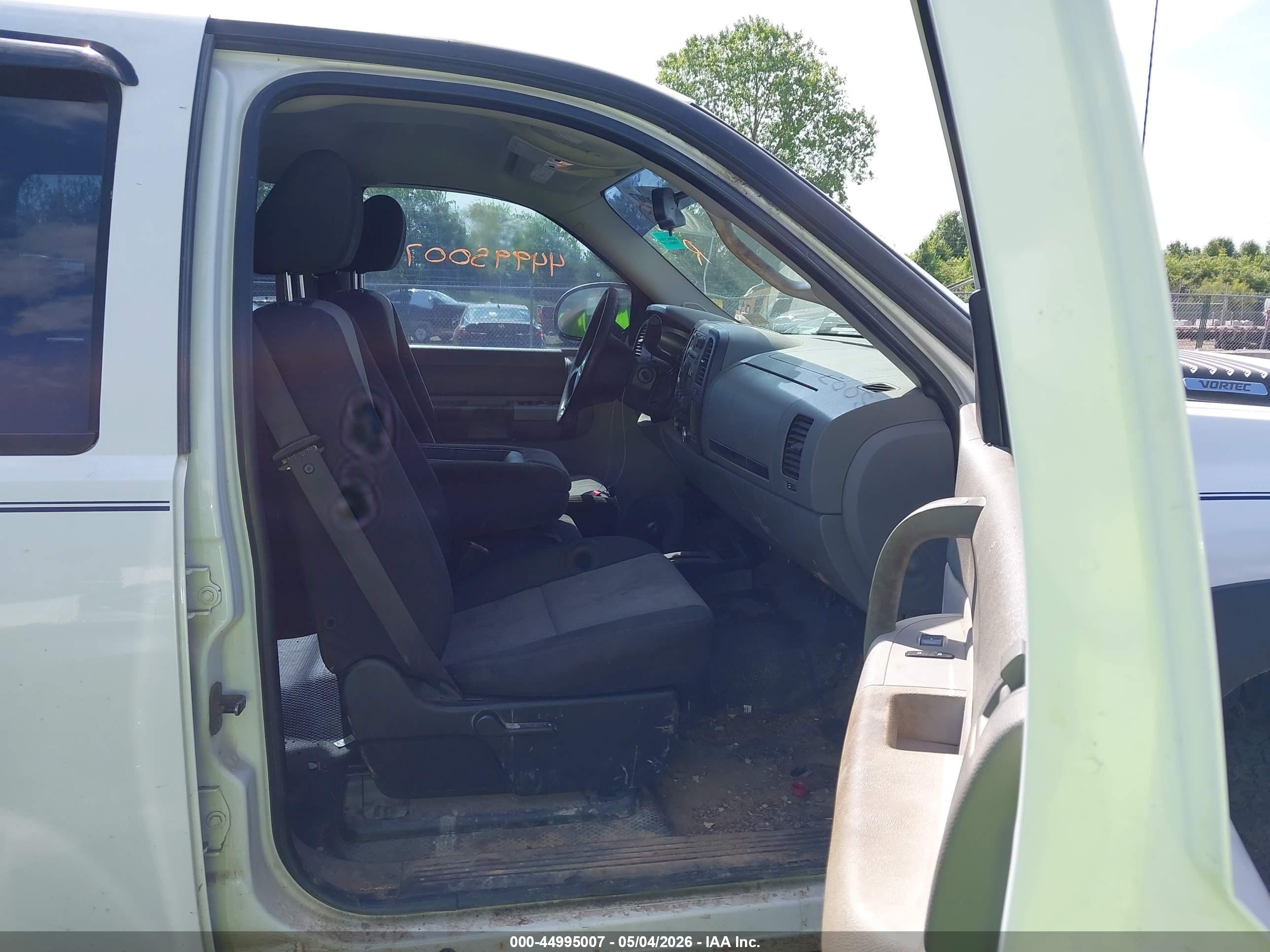 2008 Chevrolet Silverado 2500hd Work Truck White vin: 1GCHK23K58F140821