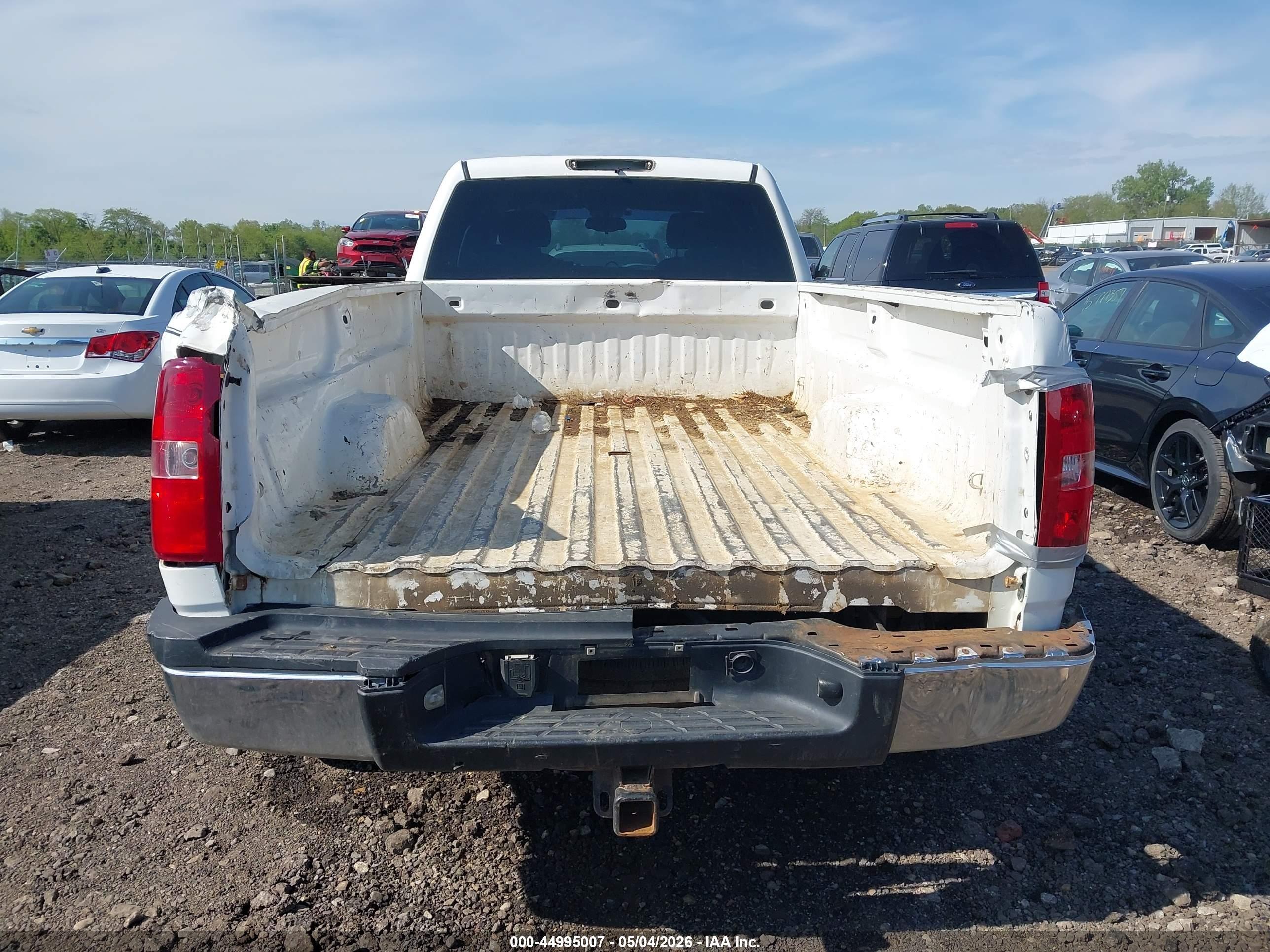 2008 Chevrolet Silverado 2500hd Work Truck White vin: 1GCHK23K58F140821