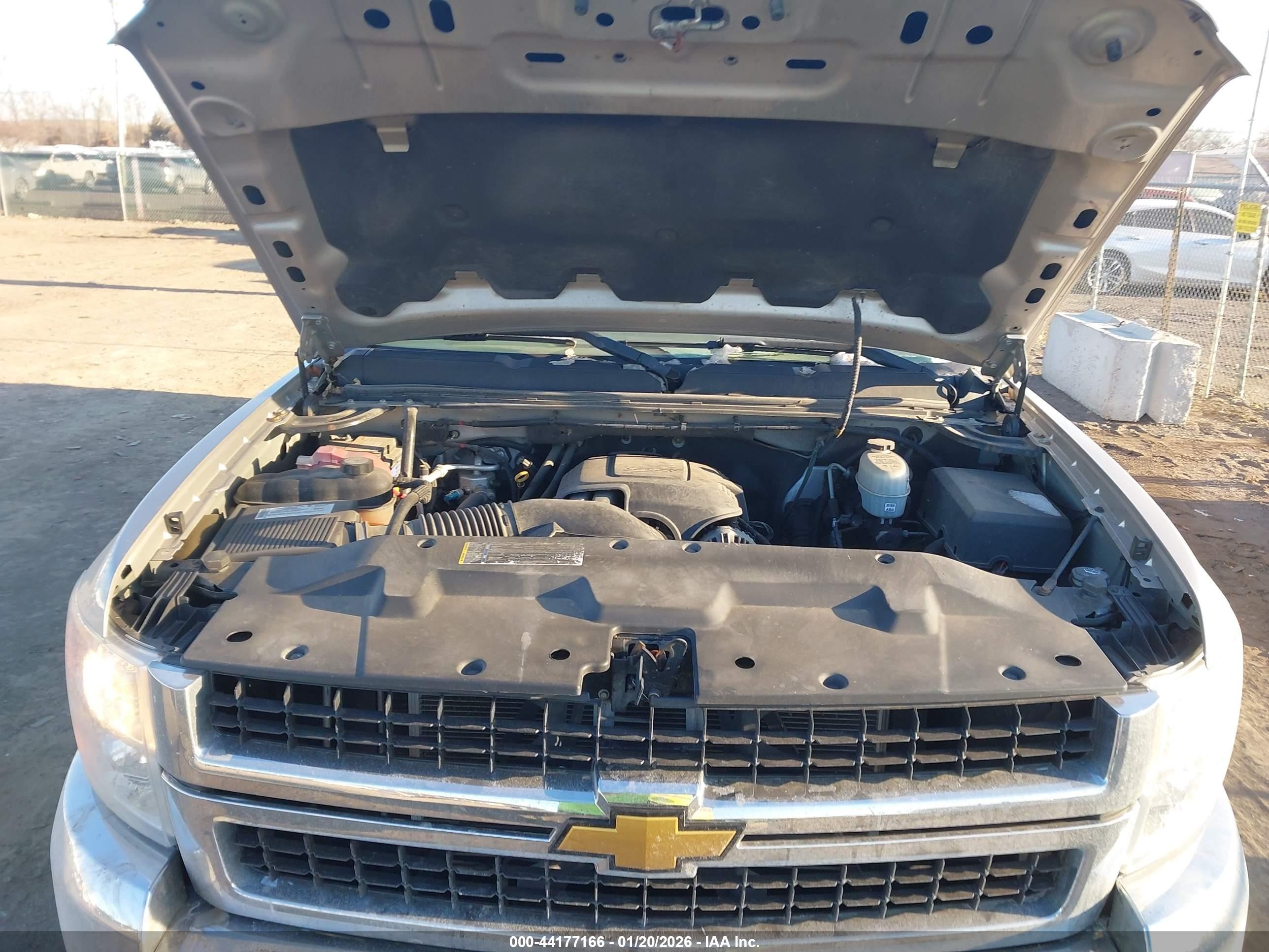 2008 Chevrolet Silverado 2500hd Work Truck Silver vin: 1GCHK23KX8F149952