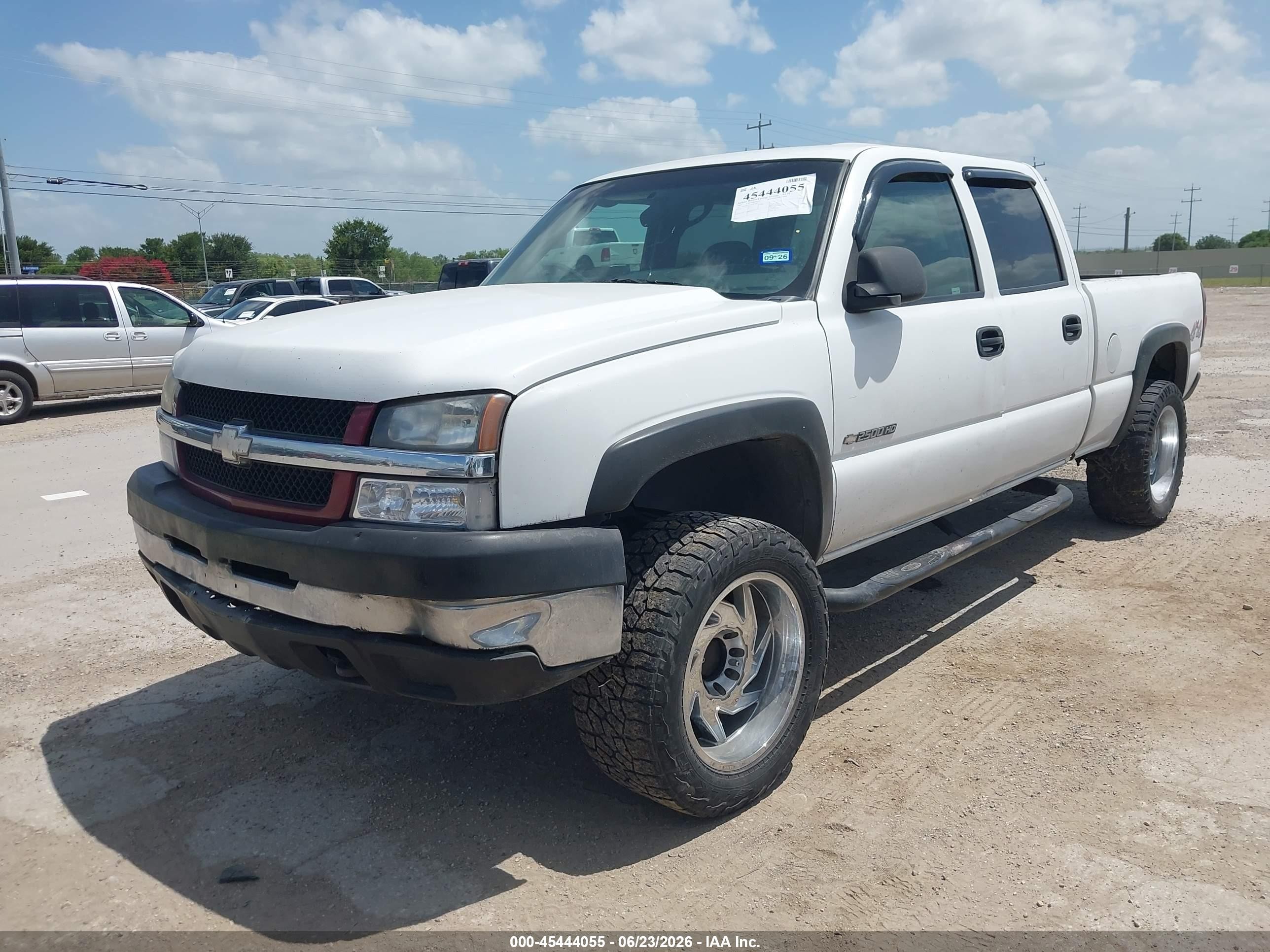 2005 Chevrolet Silverado 2500hd Work Truck Белый vin: 1GCHK23U25F813089