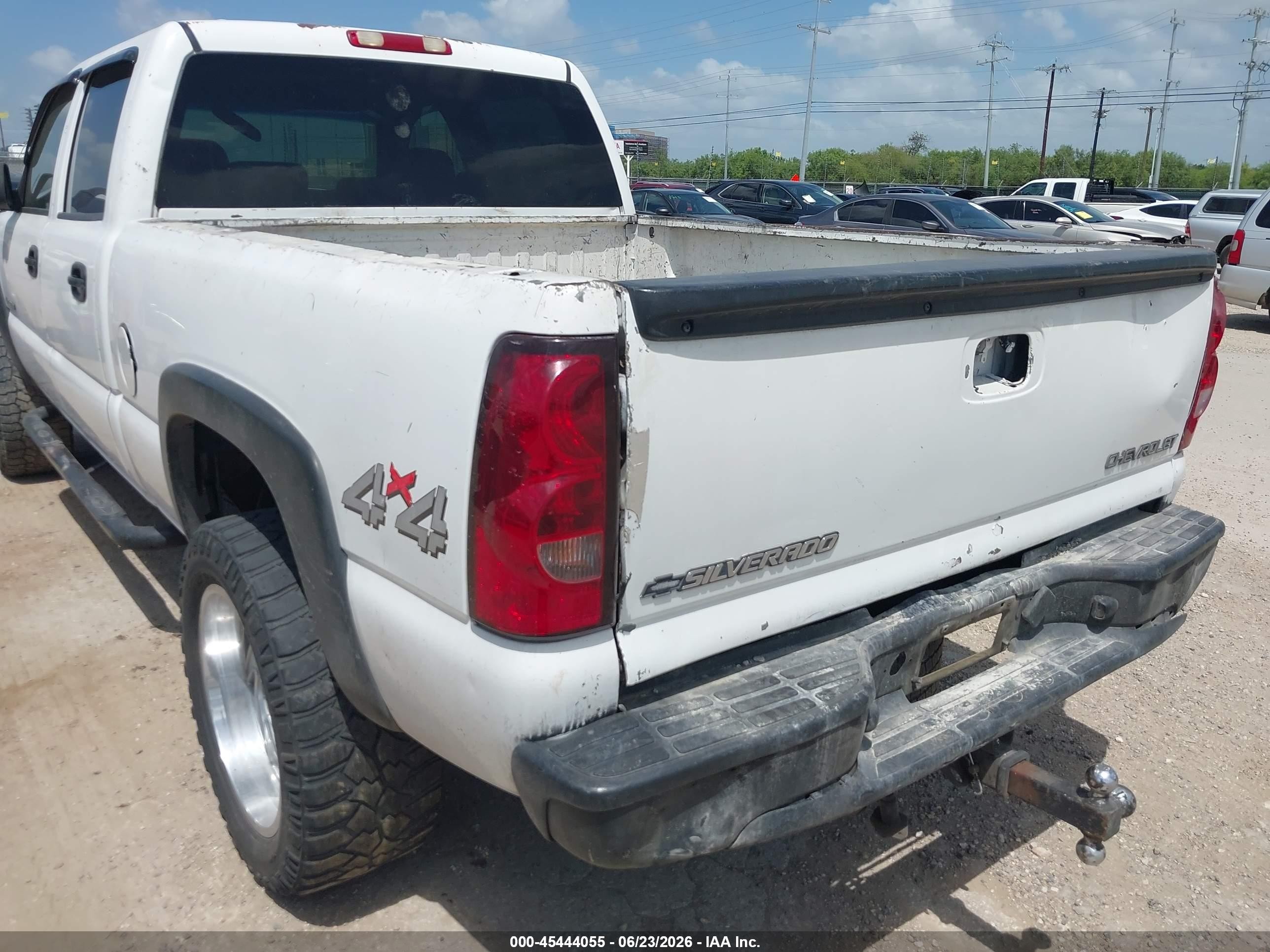 2005 Chevrolet Silverado 2500hd Work Truck Белый vin: 1GCHK23U25F813089