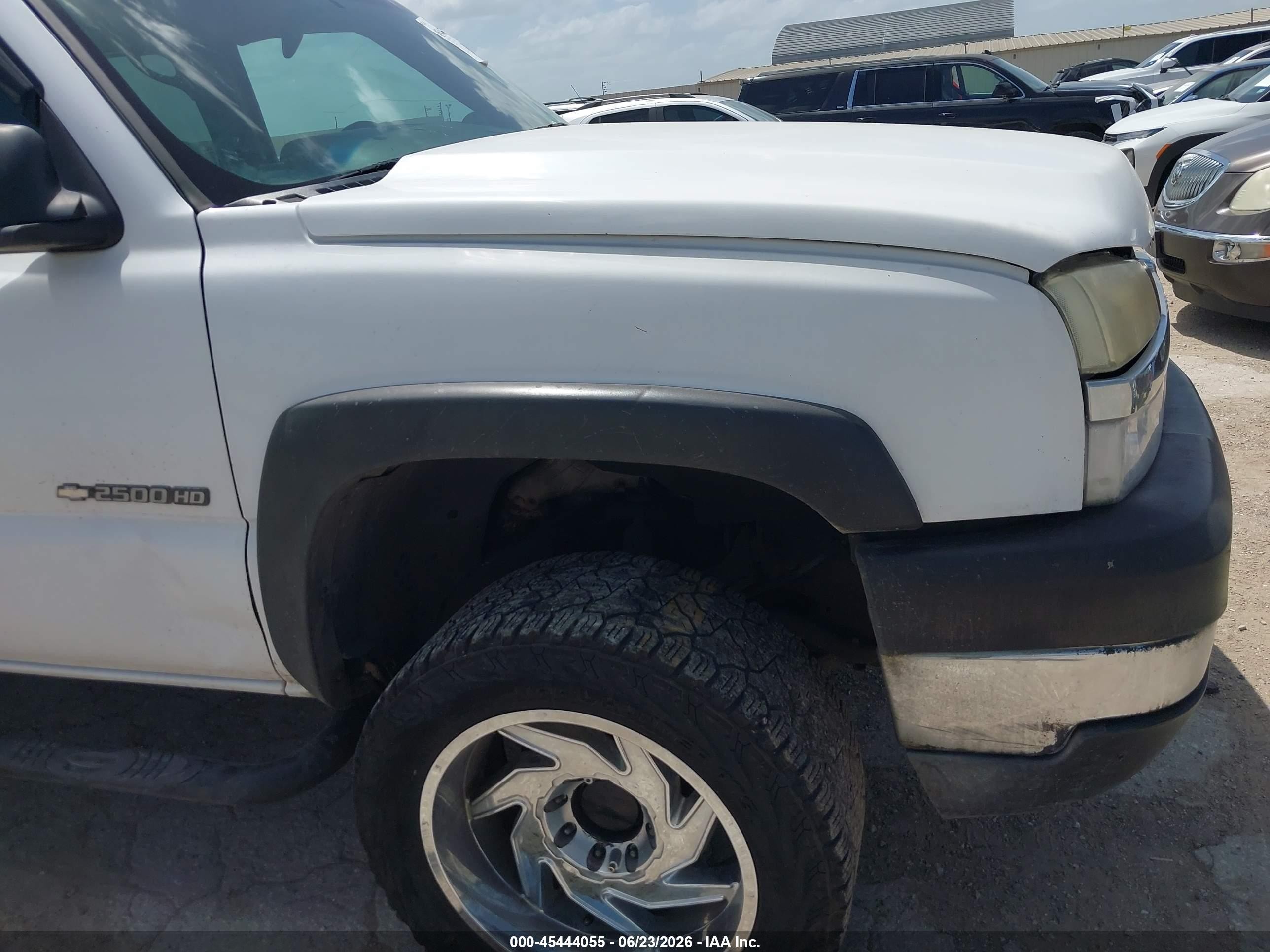 2005 Chevrolet Silverado 2500hd Work Truck Белый vin: 1GCHK23U25F813089