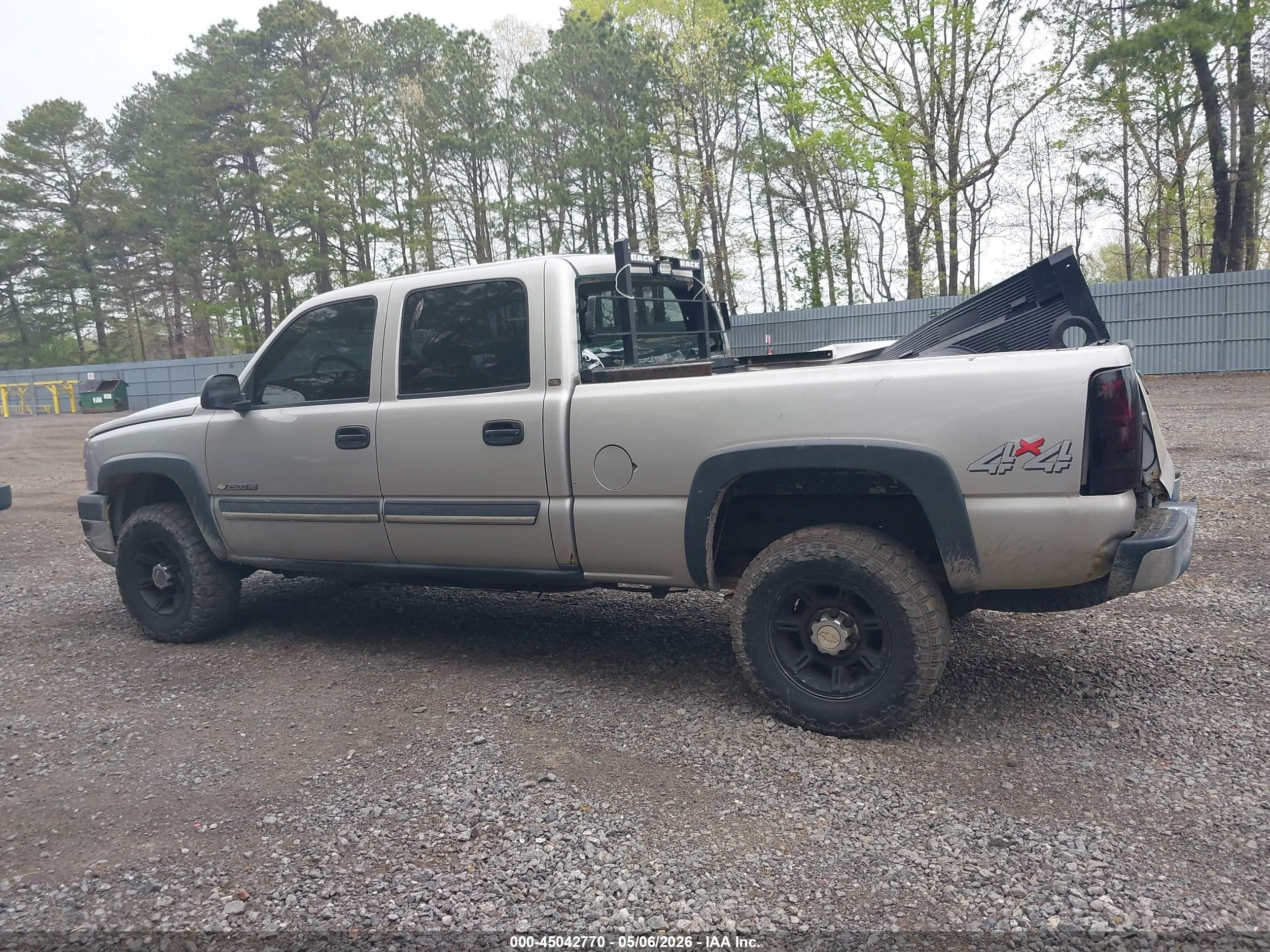 2004 Chevrolet Silverado 2500hd   Серебряный vin: 1GCHK23U34F189351