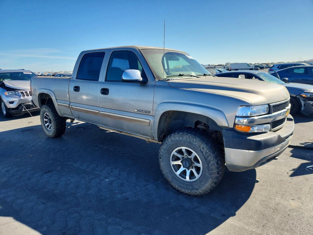 2001 Chevrolet Silverado K2500 Heavy Duty Gold vin: 1GCHK23U41F101788