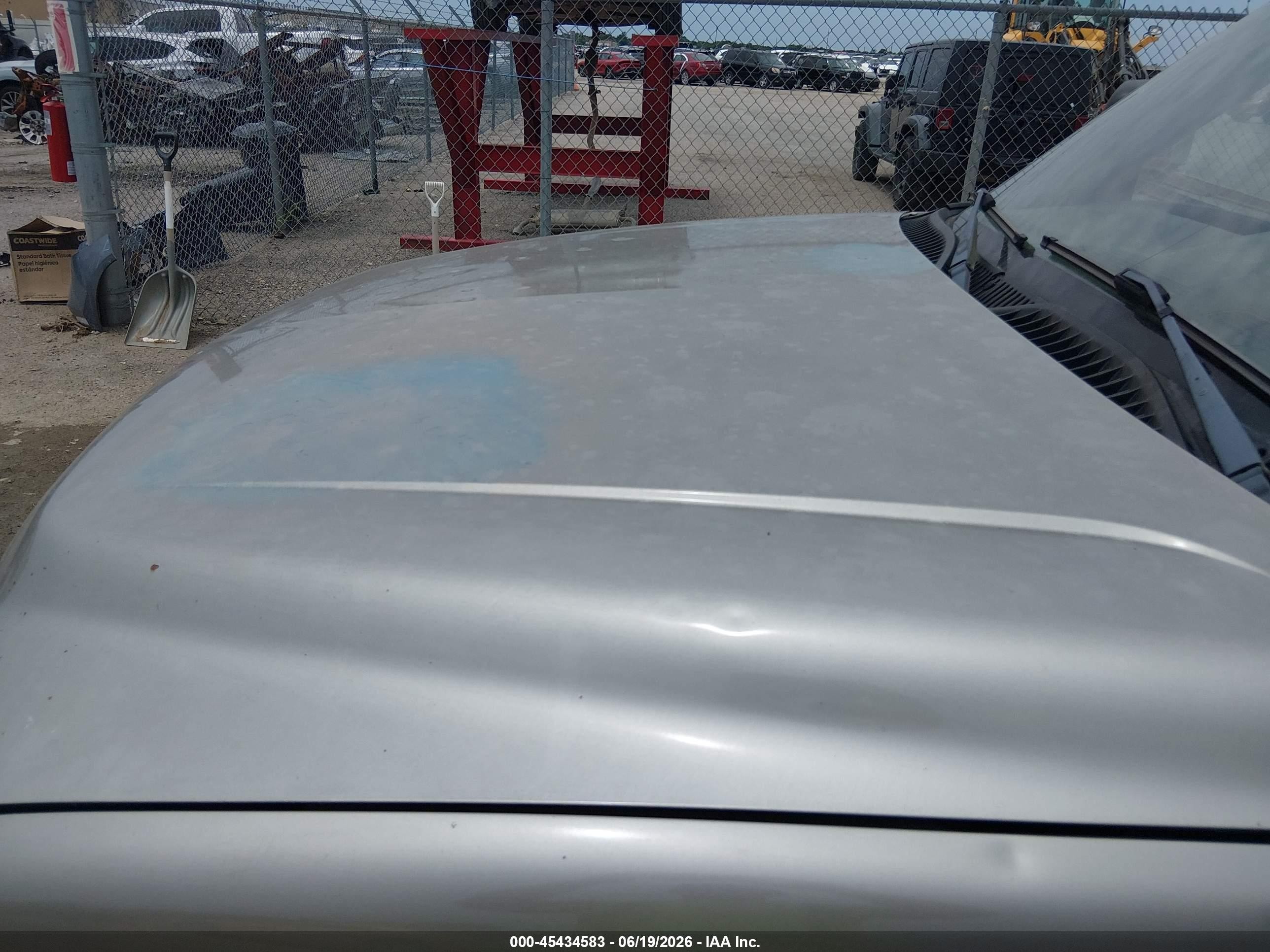 2002 Chevrolet Silverado 2500hd Ls Silver vin: 1GCHK23U52F106421