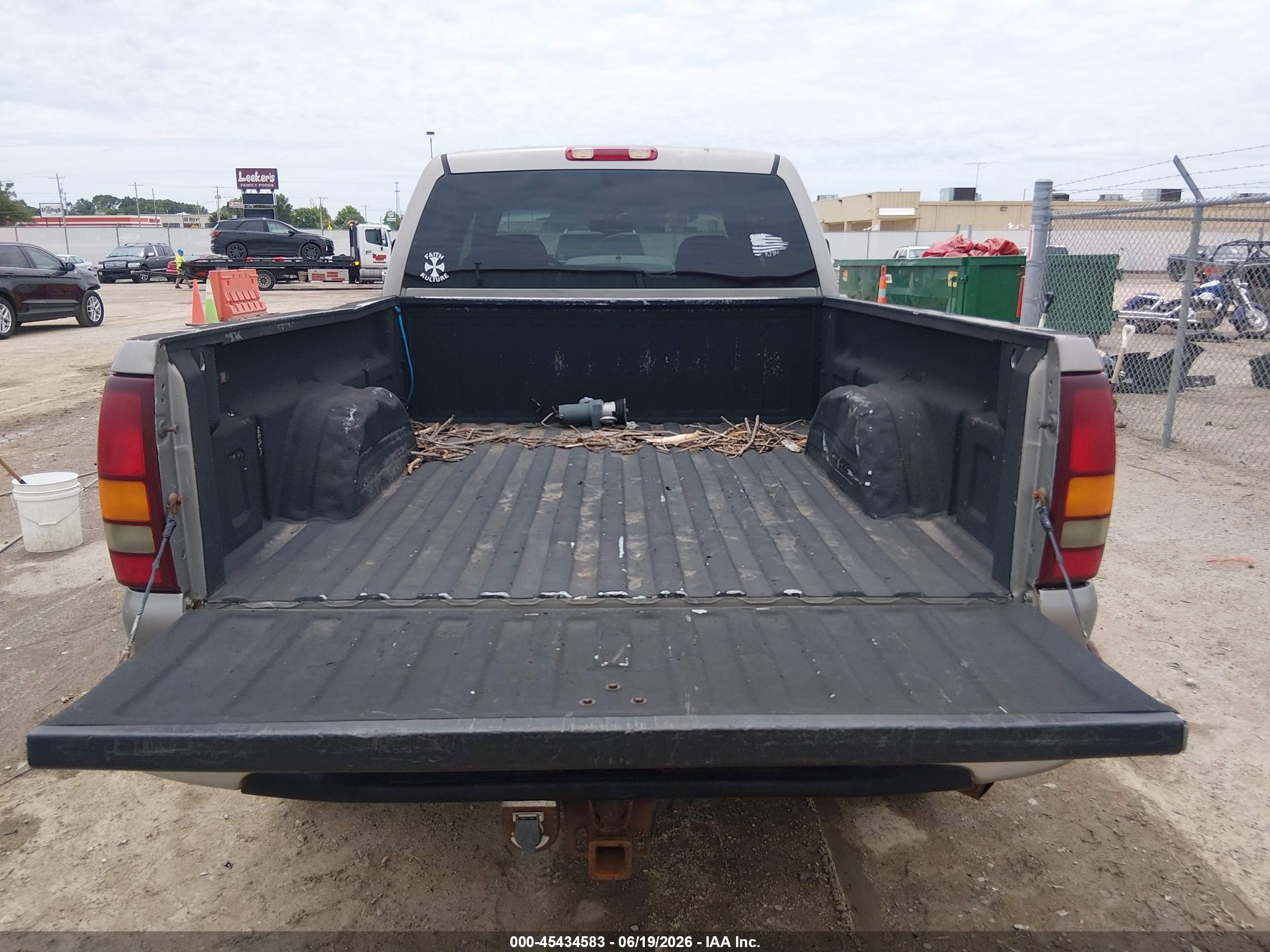 2002 Chevrolet Silverado 2500hd Ls Silver vin: 1GCHK23U52F106421