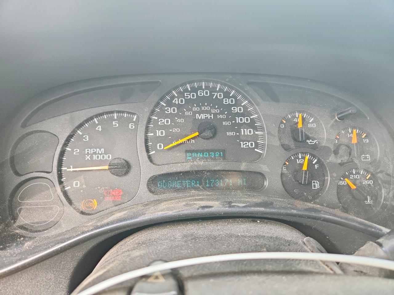 2003 Chevrolet Silverado K2500 Heavy Duty White vin: 1GCHK23U53F144569