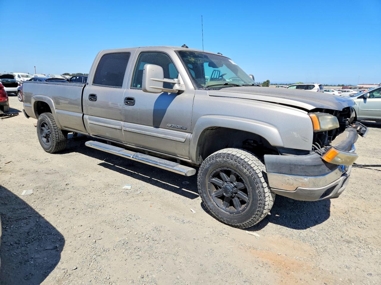 2003 Chevrolet Silverado K2500 Heavy Duty Gold vin: 1GCHK23U53F229623