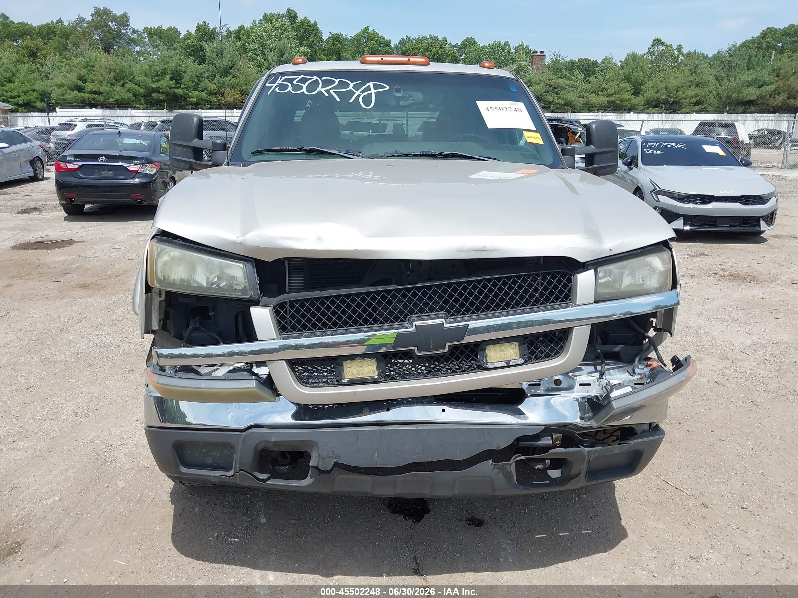 2004 Chevrolet Silverado 2500hd Ls Серый vin: 1GCHK23U74F204336