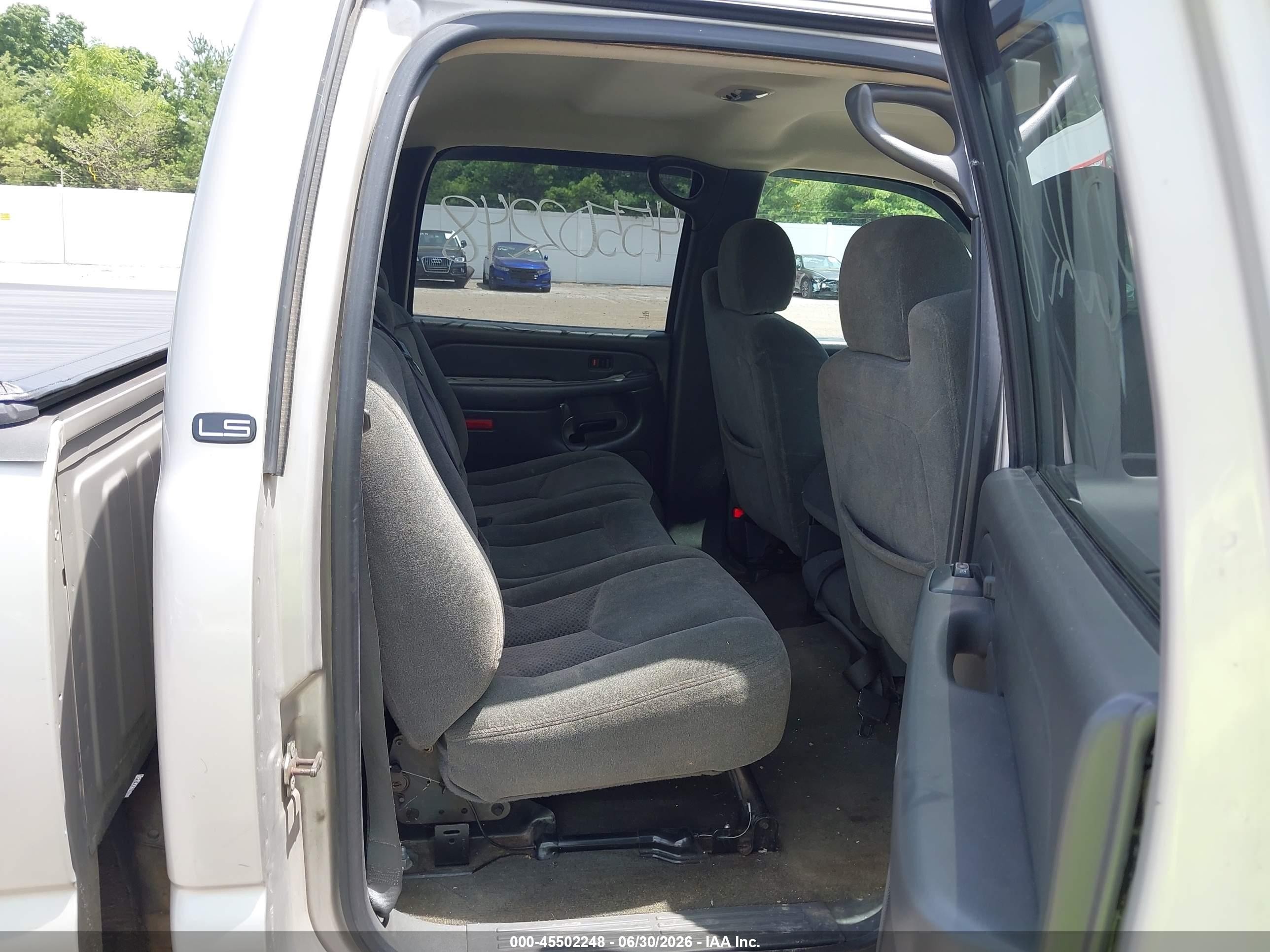 2004 Chevrolet Silverado 2500hd Ls Серый vin: 1GCHK23U74F204336