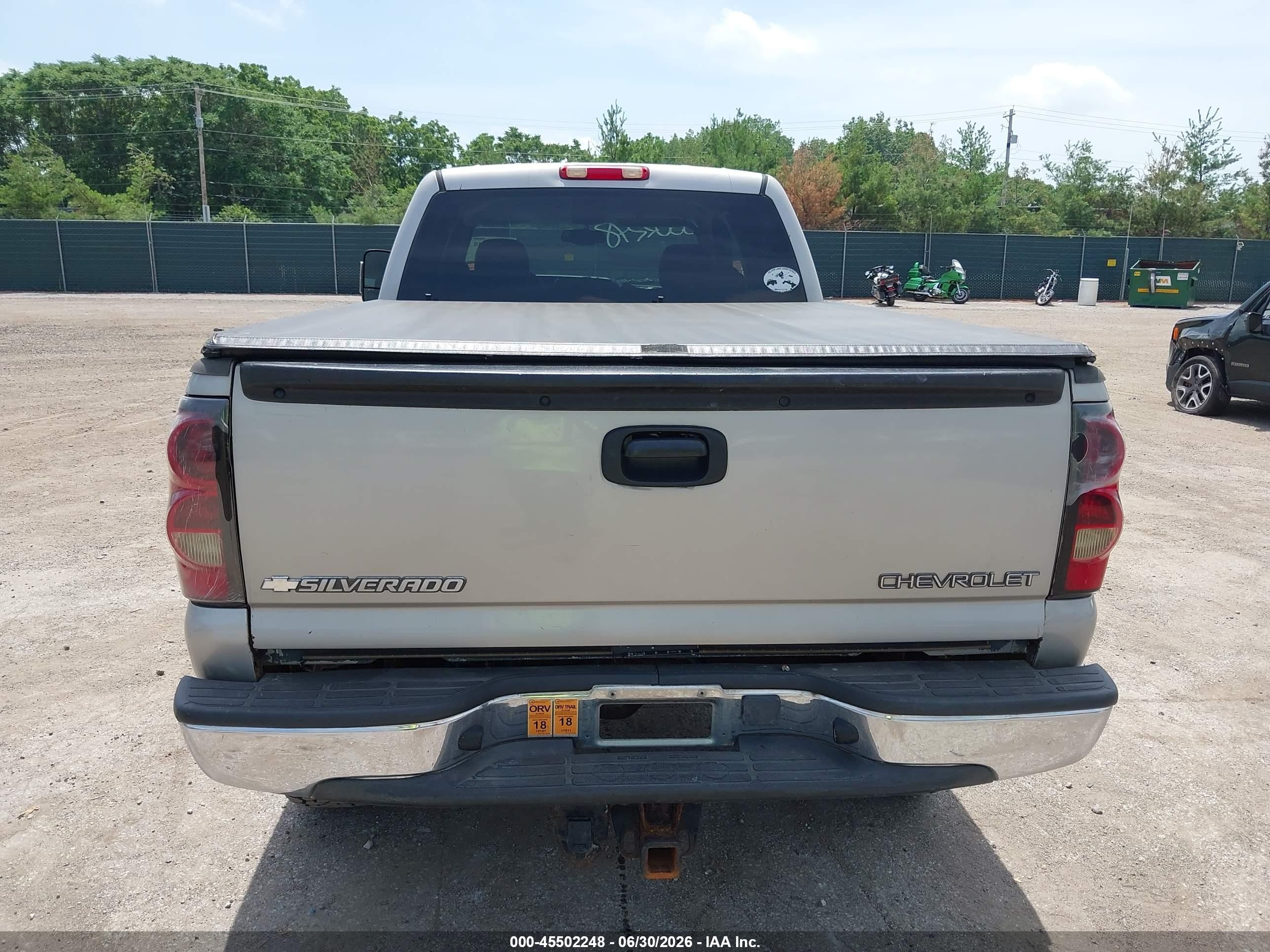 2004 Chevrolet Silverado 2500hd Ls Серый vin: 1GCHK23U74F204336