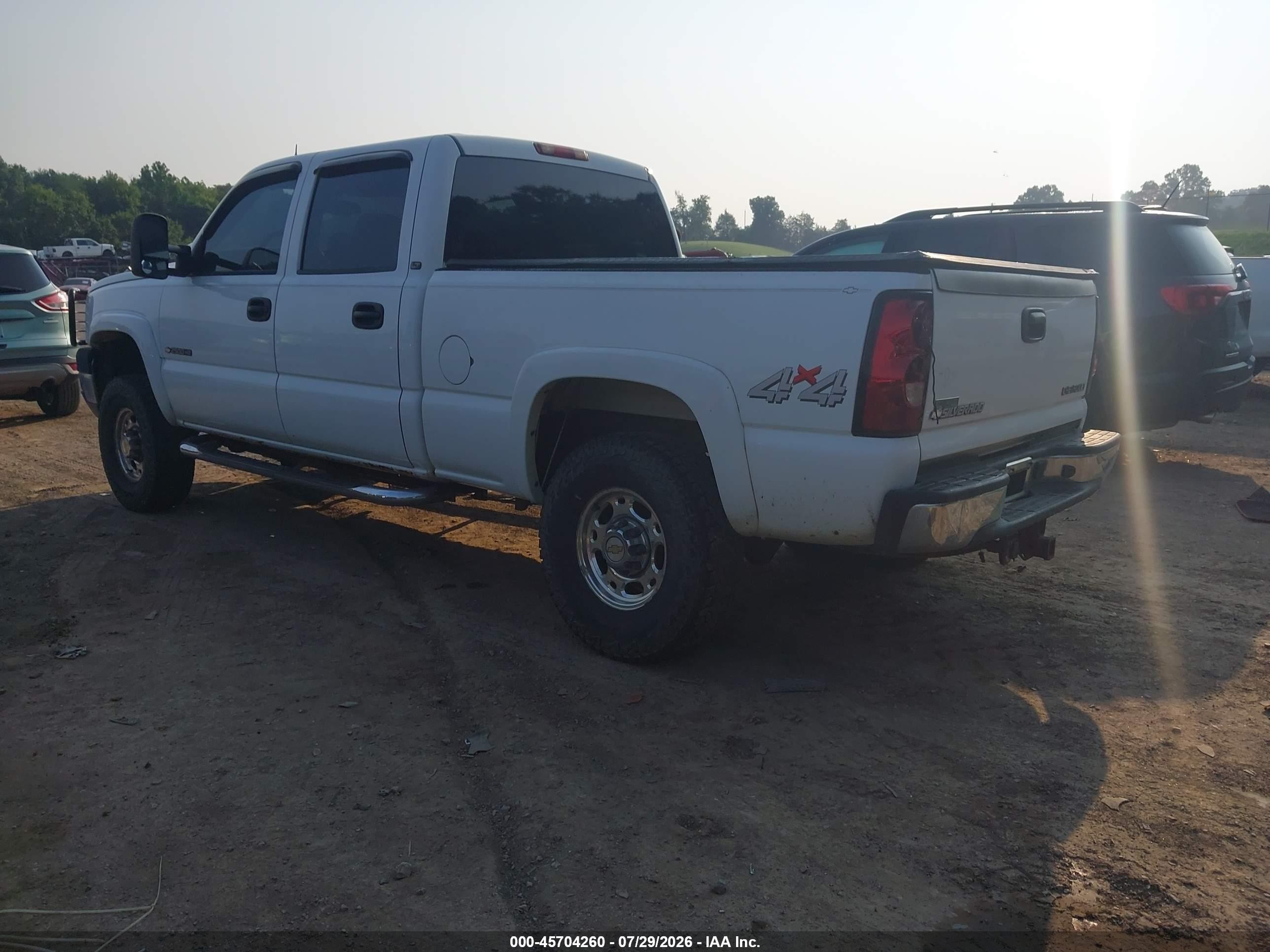 2005 Chevrolet Silverado 2500hd Lt White vin: 1GCHK23U75F853250