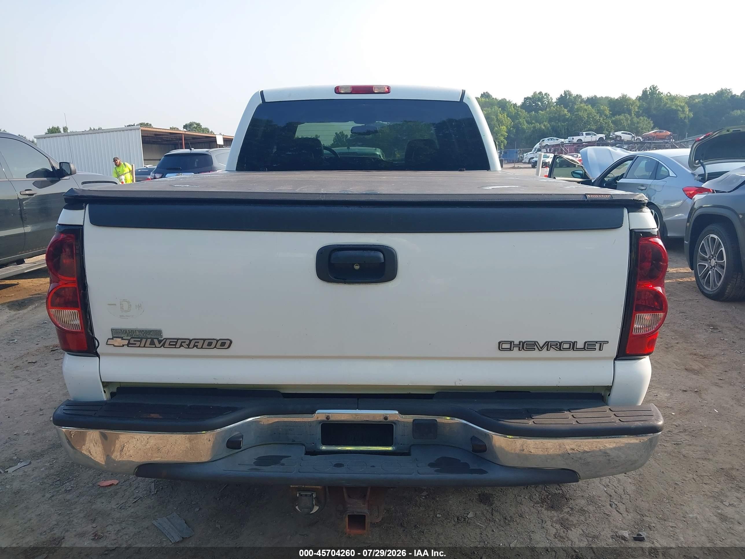 2005 Chevrolet Silverado 2500hd Lt White vin: 1GCHK23U75F853250