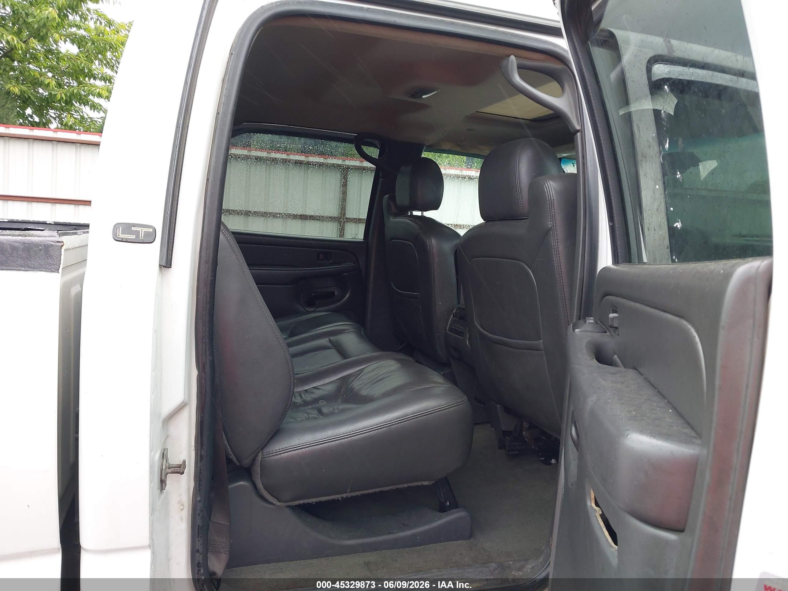 2005 Chevrolet Silverado 2500hd Ls/lt/work Truck White vin: 1GCHK23U75F932773