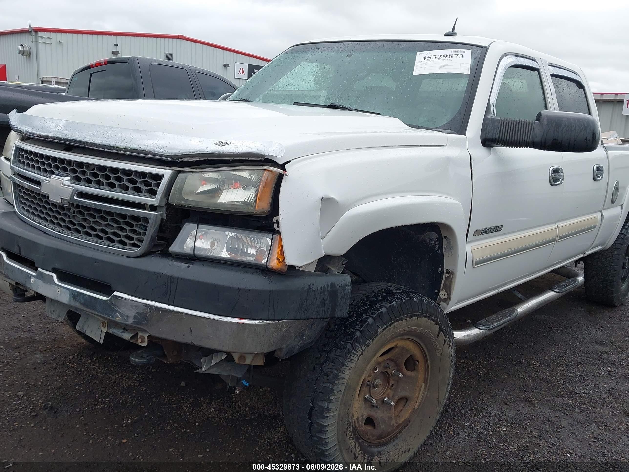 2005 Chevrolet Silverado 2500hd Ls/lt/work Truck White vin: 1GCHK23U75F932773
