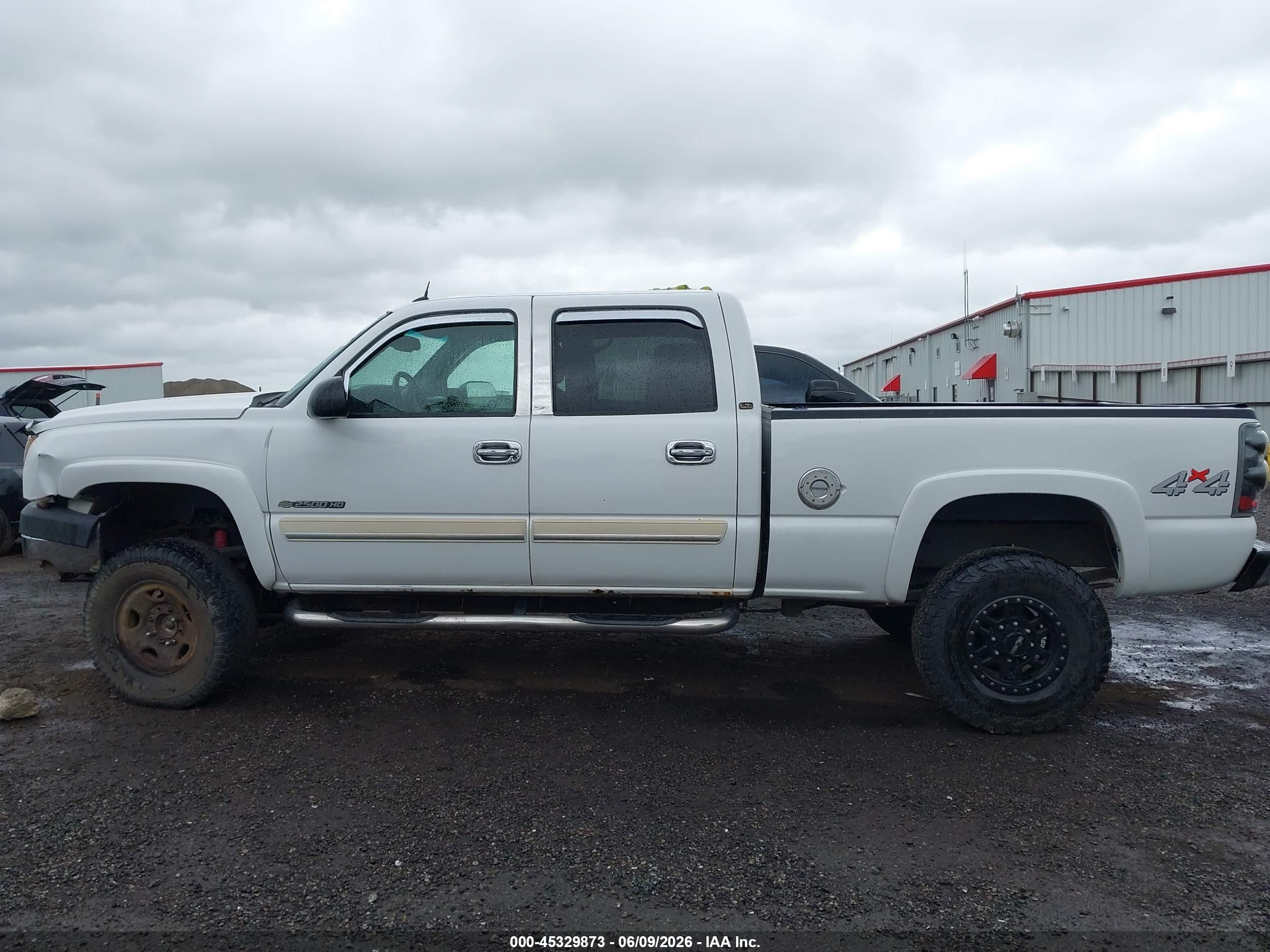2005 Chevrolet Silverado 2500hd Ls/lt/work Truck White vin: 1GCHK23U75F932773