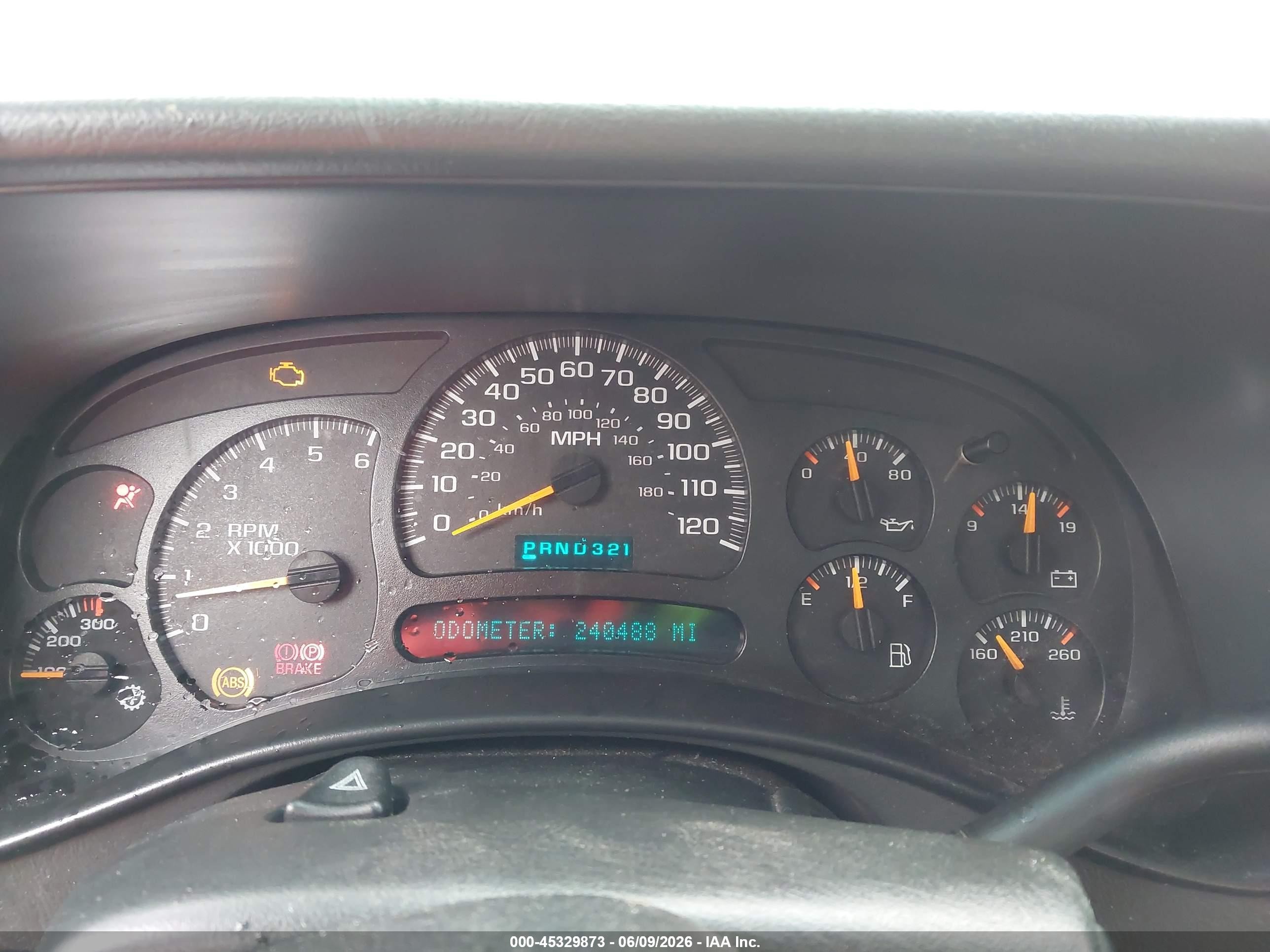 2005 Chevrolet Silverado 2500hd Ls/lt/work Truck White vin: 1GCHK23U75F932773
