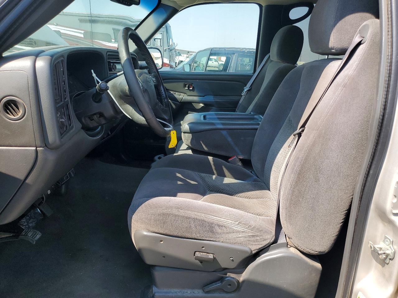 2006 Chevrolet Silverado K2500 Heavy Duty Silver vin: 1GCHK23U76F135635