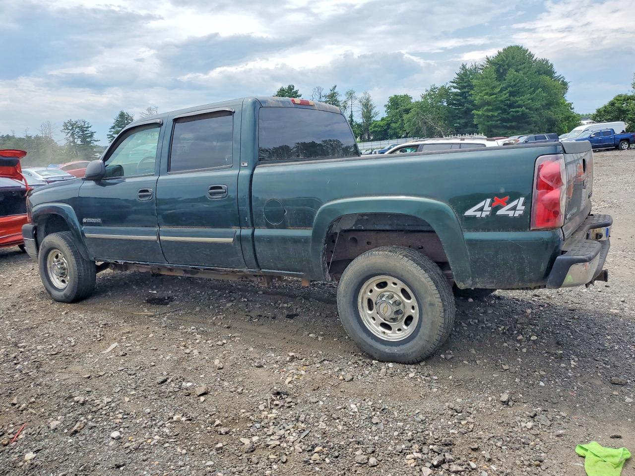 2003 Chevrolet Silverado K2500 Heavy Duty Green vin: 1GCHK23U93F165683