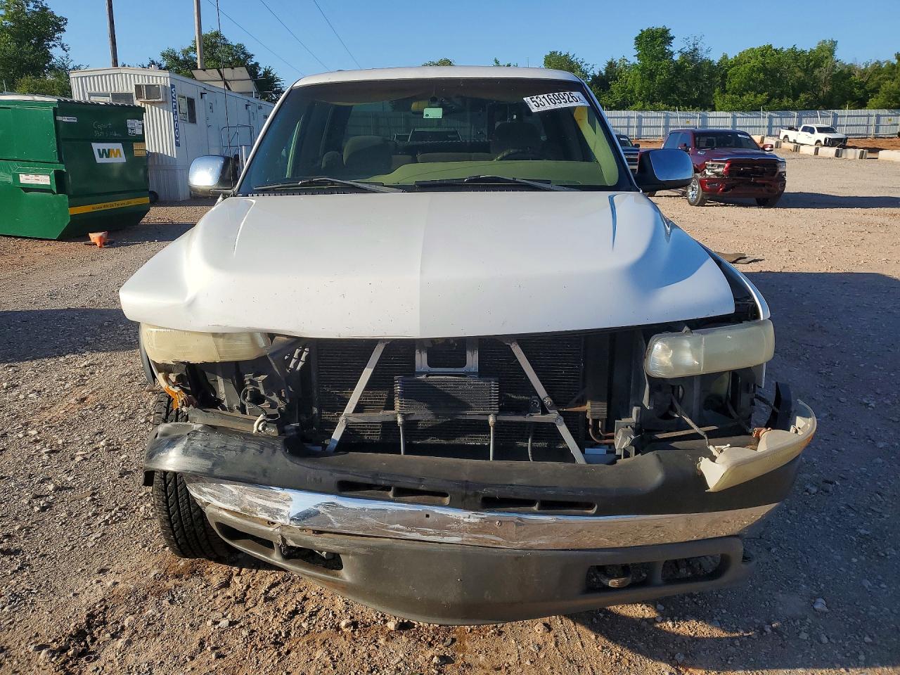 2001 Chevrolet Silverado K2500 Heavy Duty White vin: 1GCHK23UX1F197345