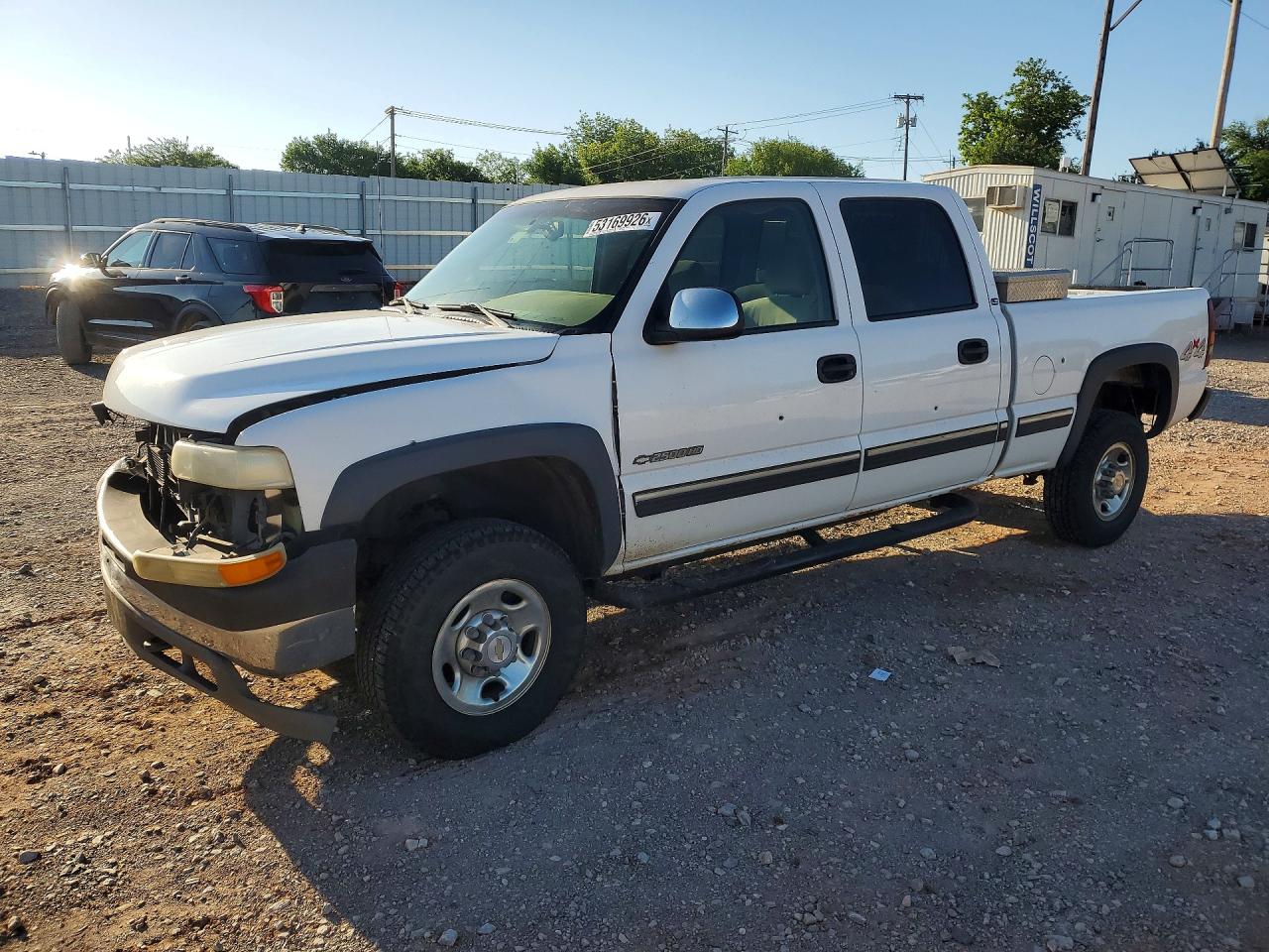 2001 Chevrolet Silverado K2500 Heavy Duty White vin: 1GCHK23UX1F197345