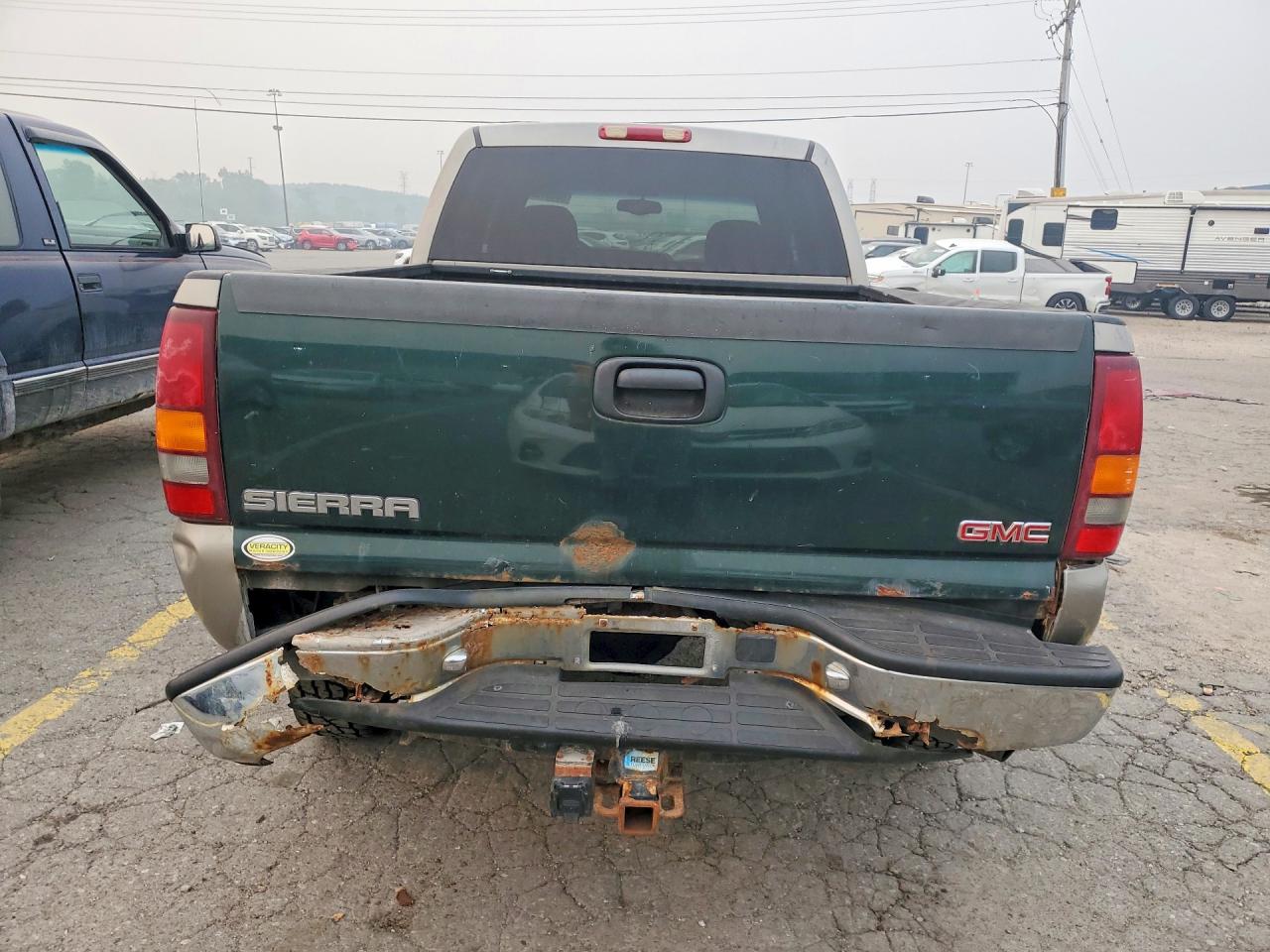 2002 Chevrolet Silverado K2500 Heavy Duty Gray vin: 1GCHK23UX2F113879