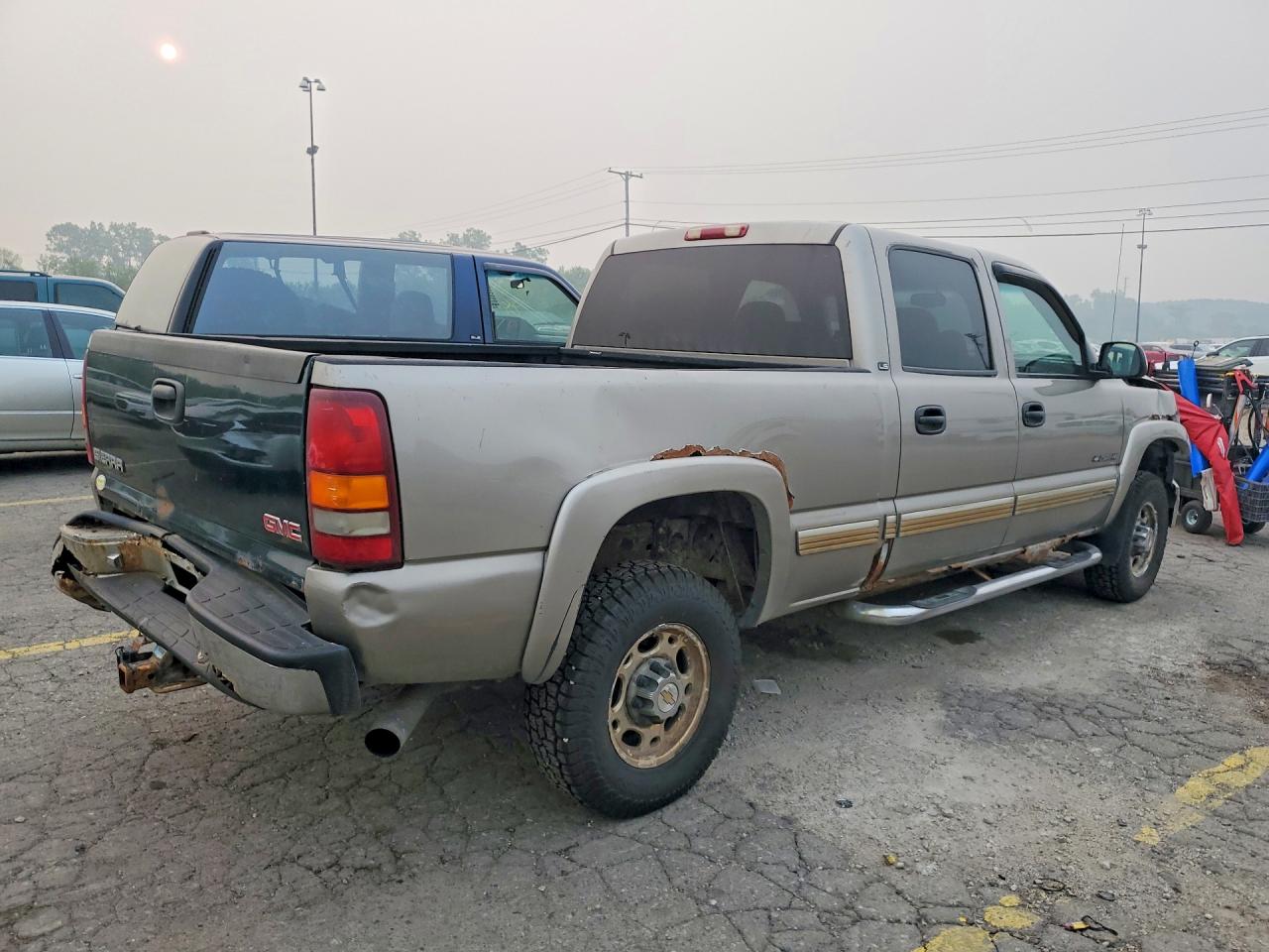 2002 Chevrolet Silverado K2500 Heavy Duty Gray vin: 1GCHK23UX2F113879
