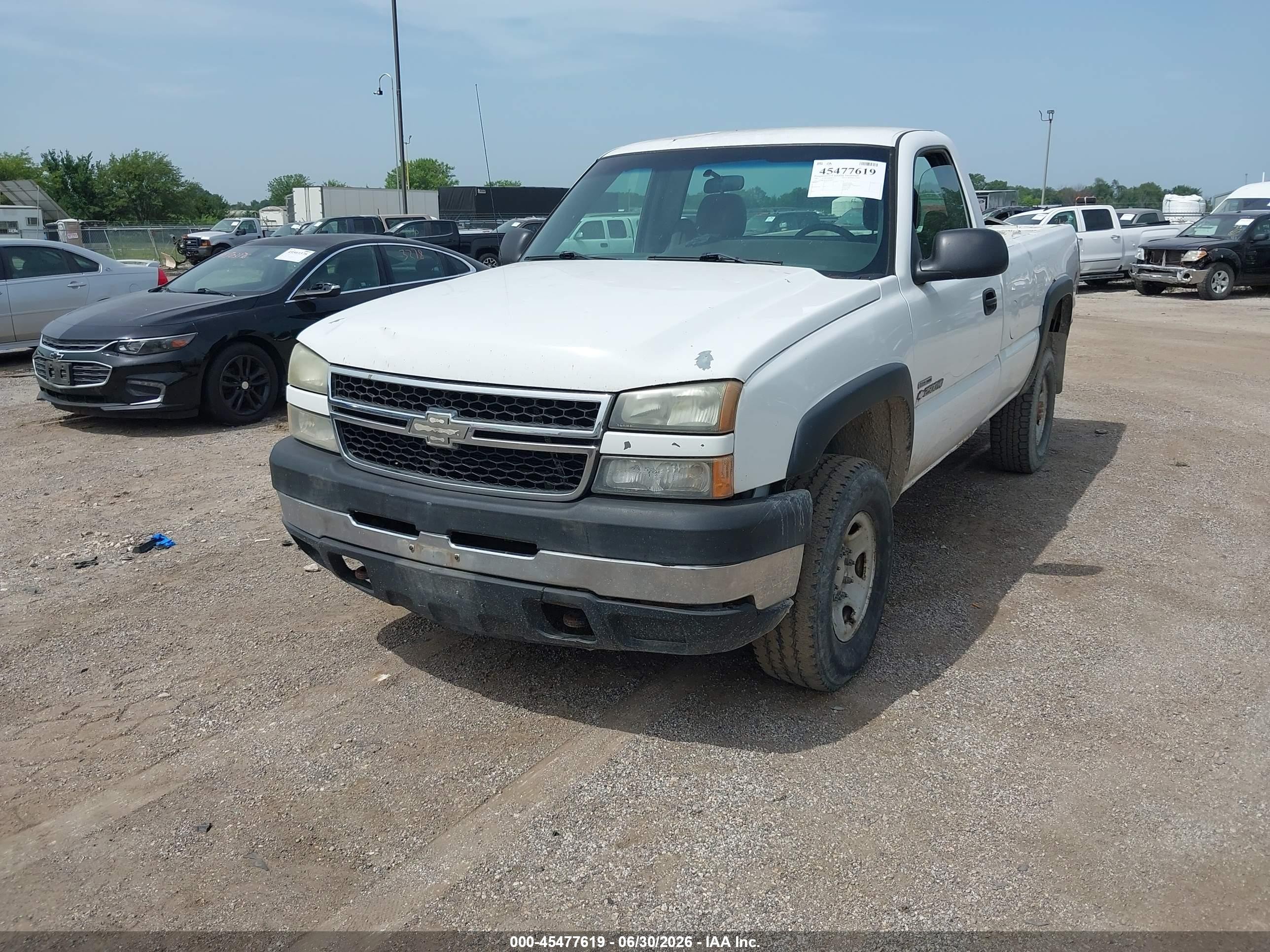 2007 Chevrolet Silverado 2500hd Classic Work Truck White vin: 1GCHK24DX7E158395