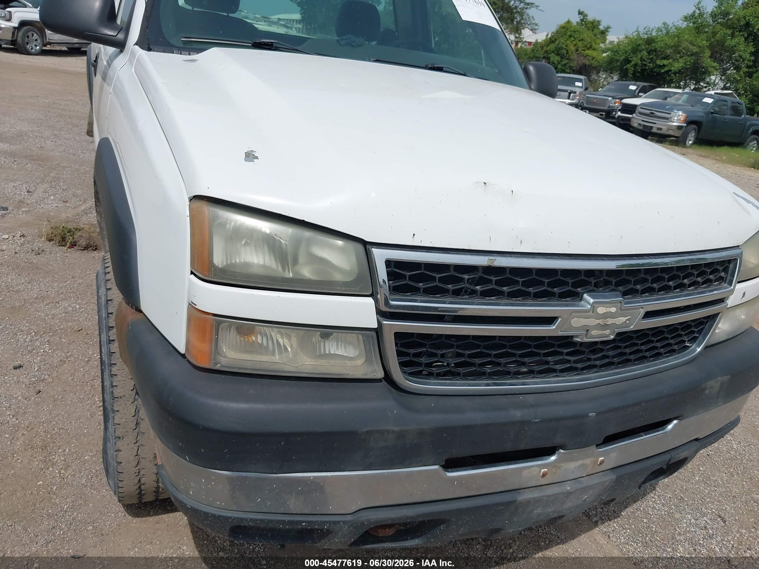 2007 Chevrolet Silverado 2500hd Classic Work Truck White vin: 1GCHK24DX7E158395