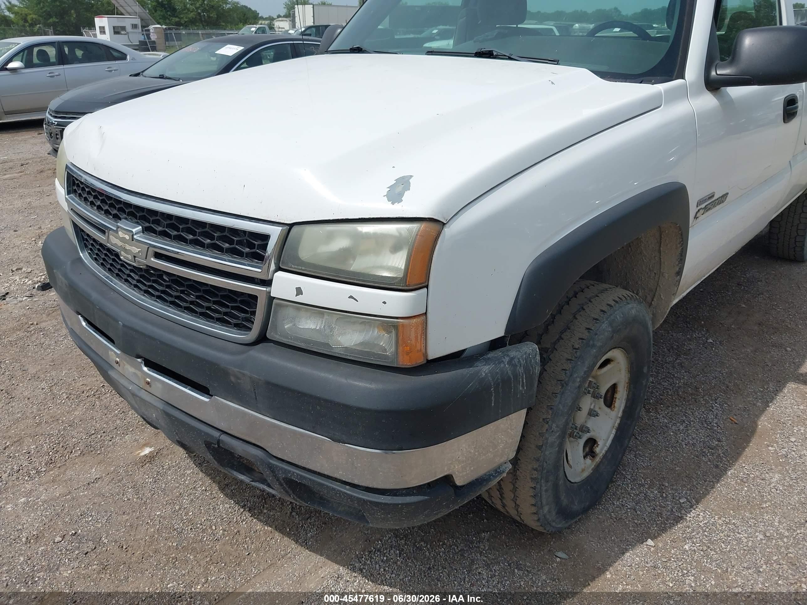 2007 Chevrolet Silverado 2500hd Classic Work Truck White vin: 1GCHK24DX7E158395