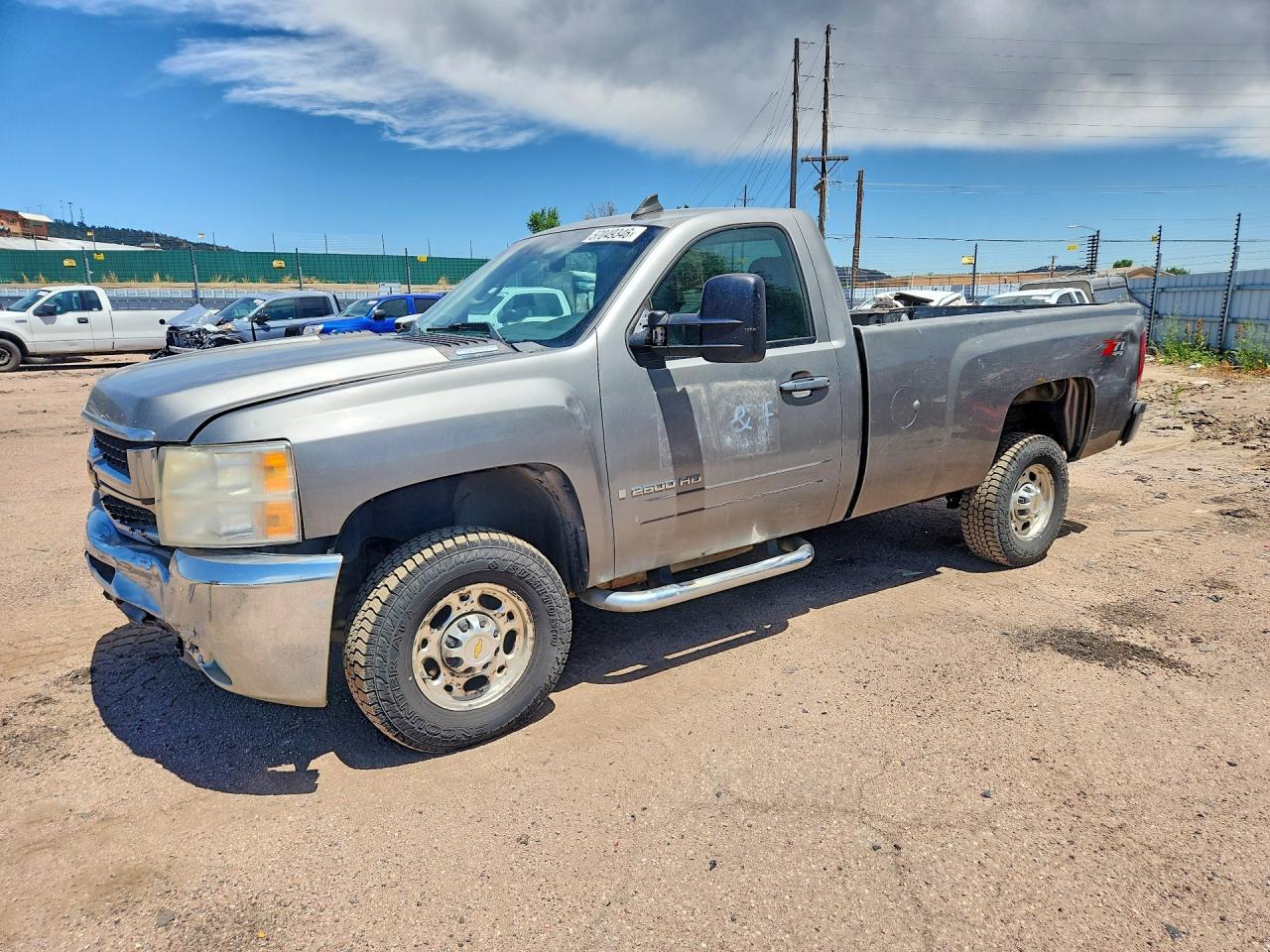 2007 Chevrolet Silverado K2500 Heavy Duty Beige vin: 1GCHK24K17E545657