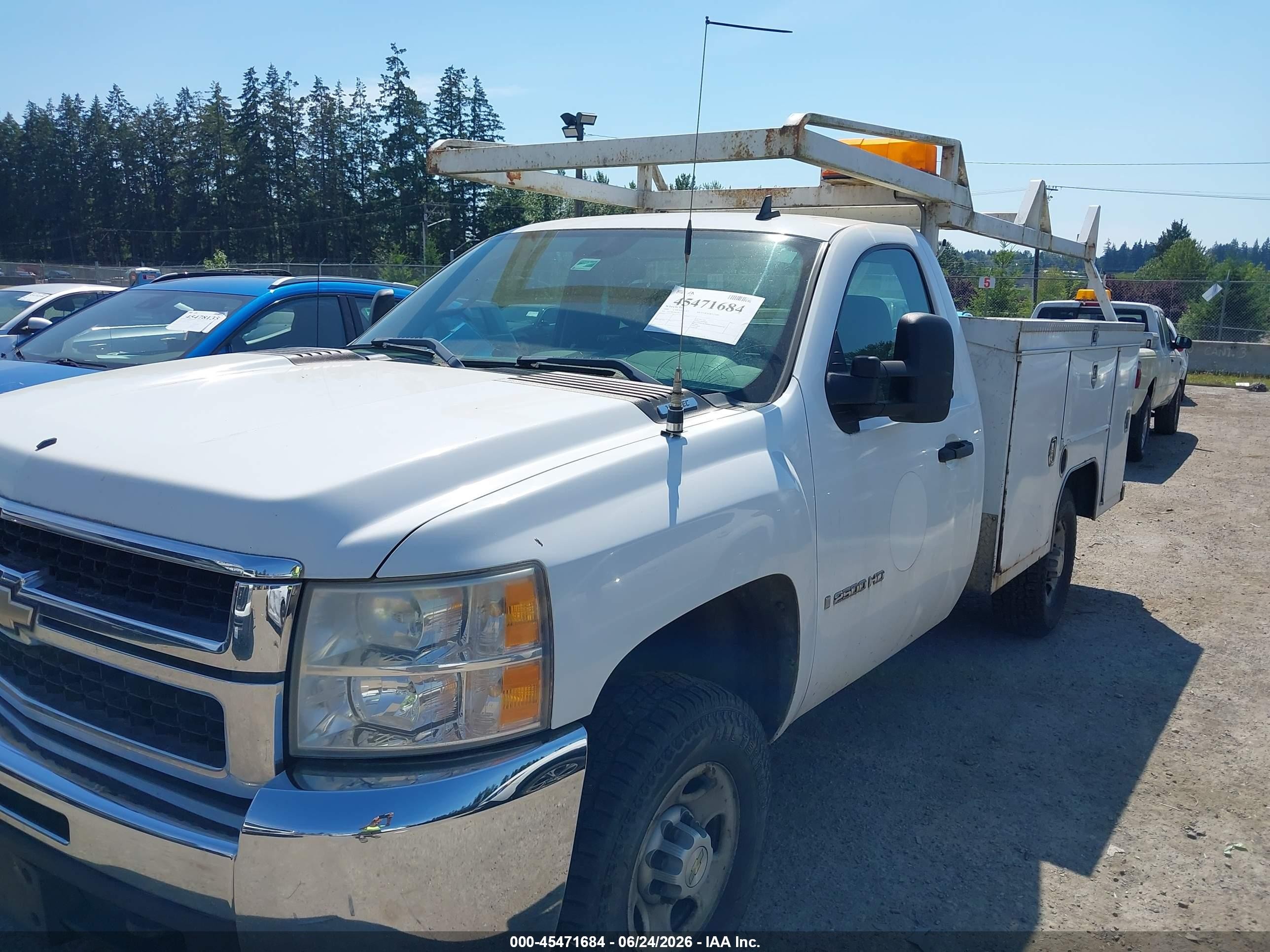 2008 Chevrolet Silverado 2500hd Work Truck White vin: 1GCHK24K28E113032
