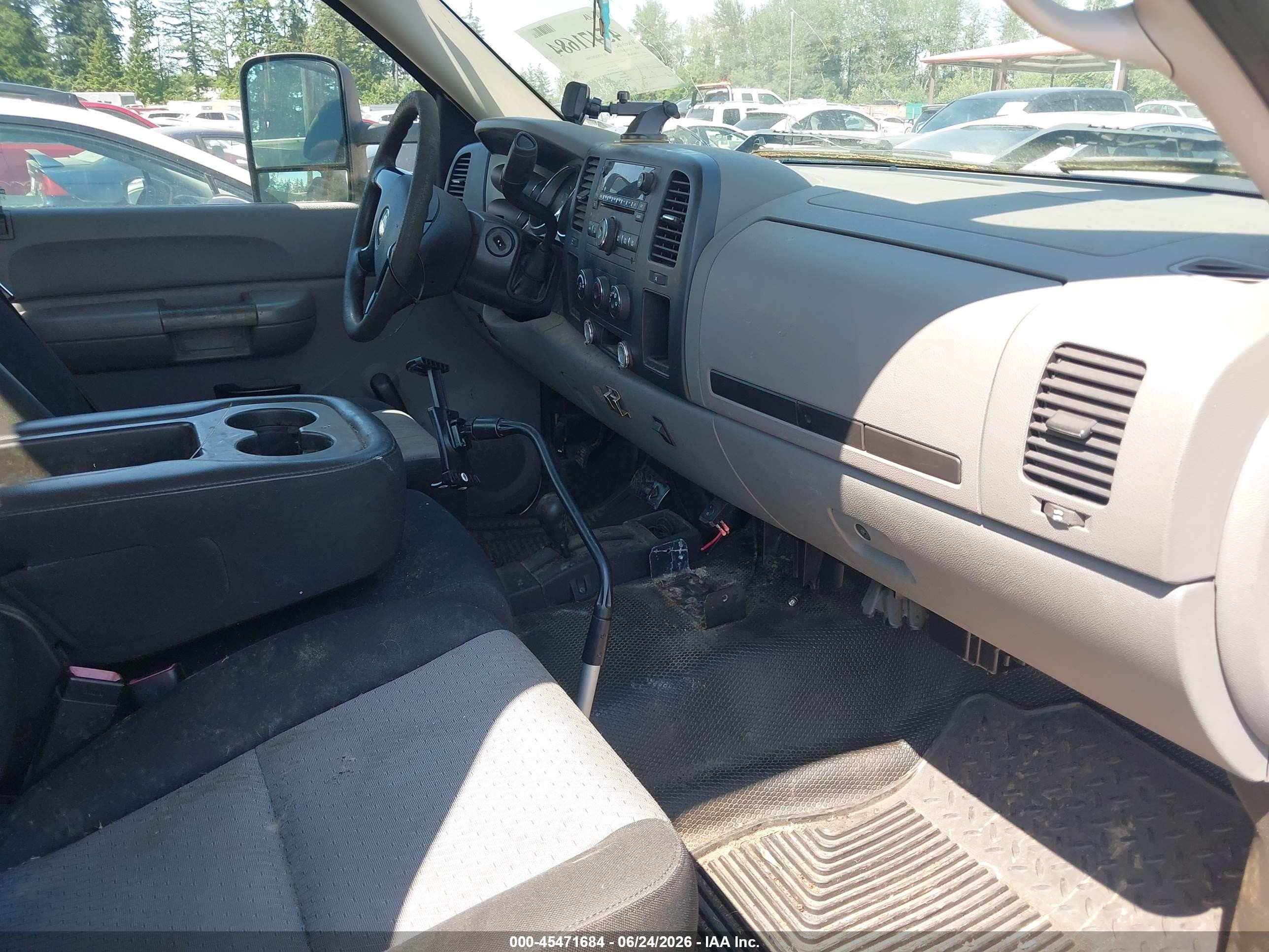 2008 Chevrolet Silverado 2500hd Work Truck White vin: 1GCHK24K28E113032