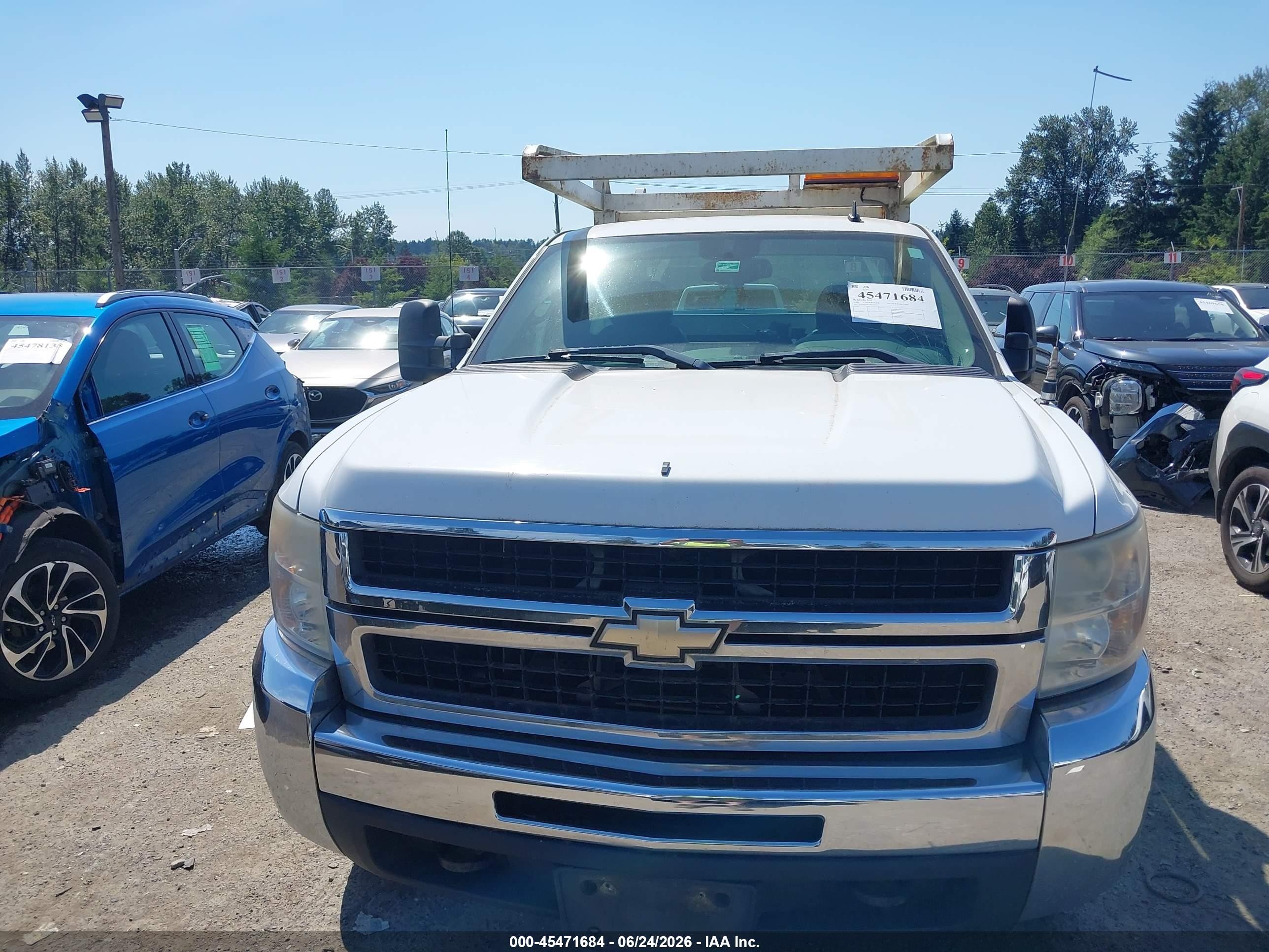2008 Chevrolet Silverado 2500hd Work Truck White vin: 1GCHK24K28E113032