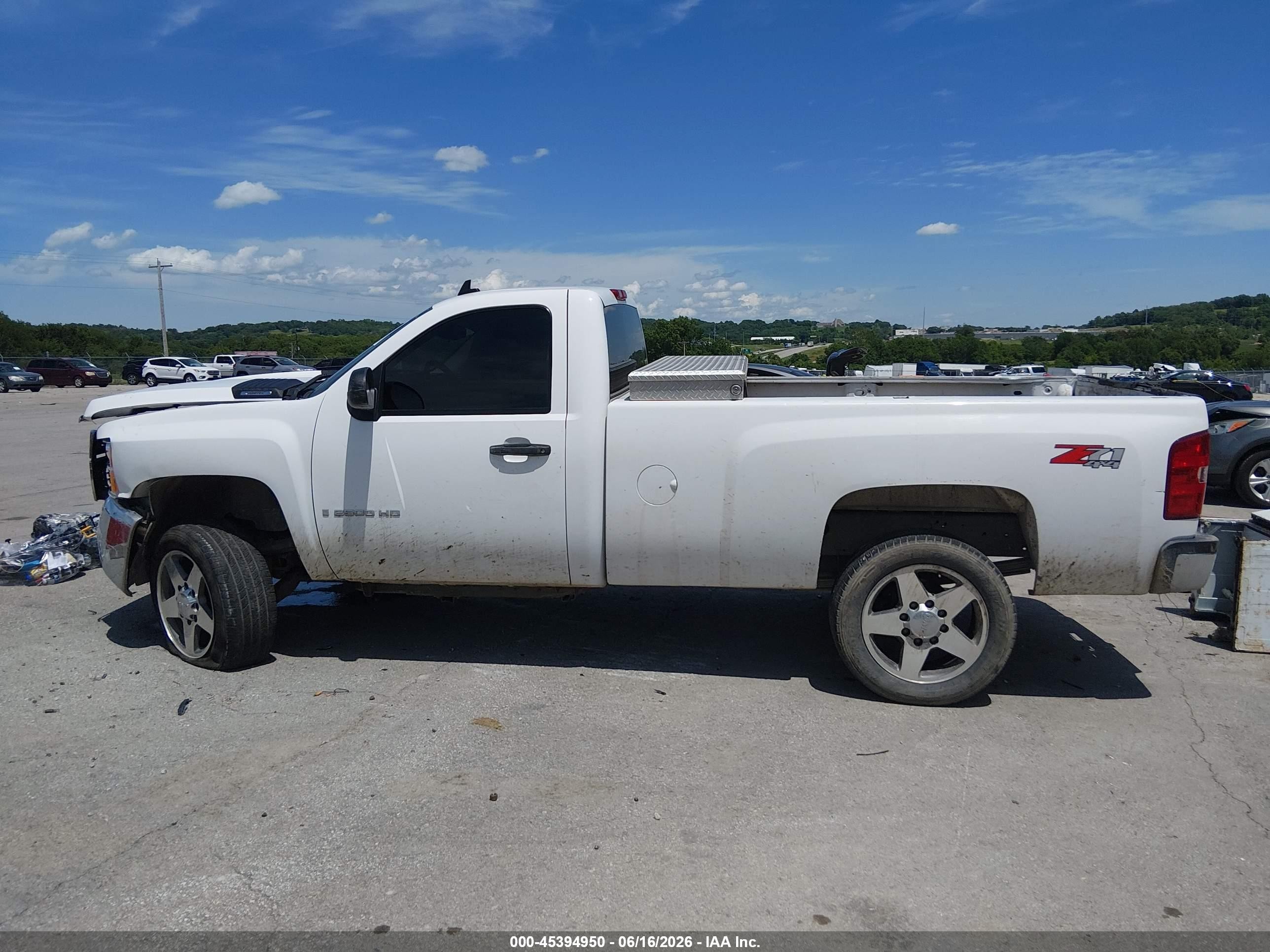 2007 Chevrolet Silverado 2500hd Work Truck White vin: 1GCHK24K87E522084