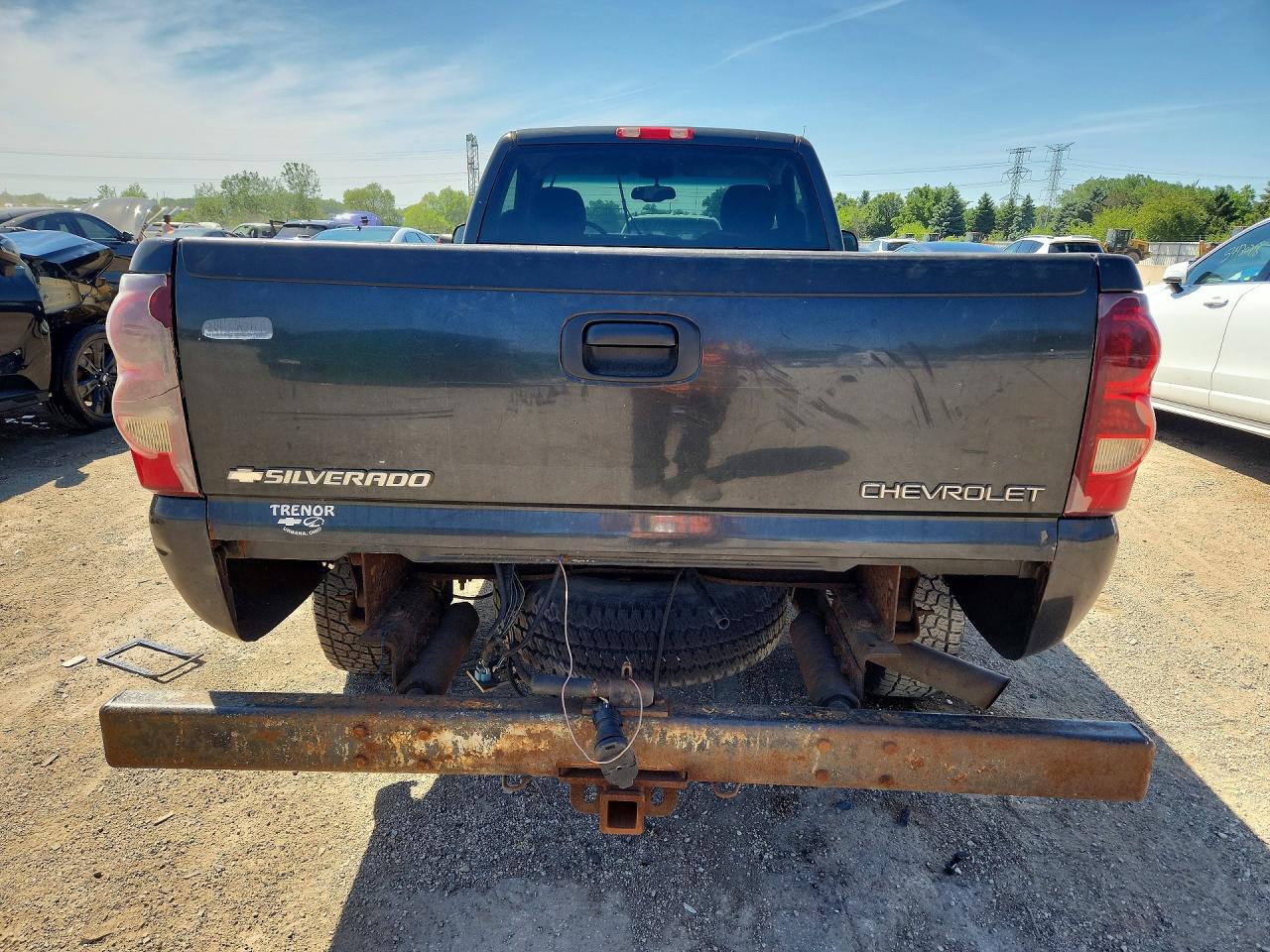 2003 Chevrolet Silverado K2500 Heavy Duty Gray vin: 1GCHK24U03Z228151