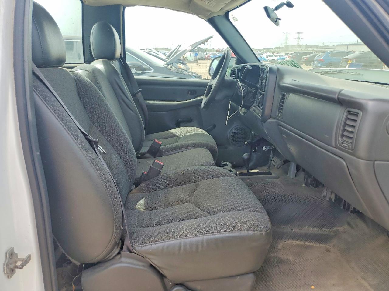 2007 Chevrolet Silverado K2500 Heavy Duty White vin: 1GCHK24U17E103477